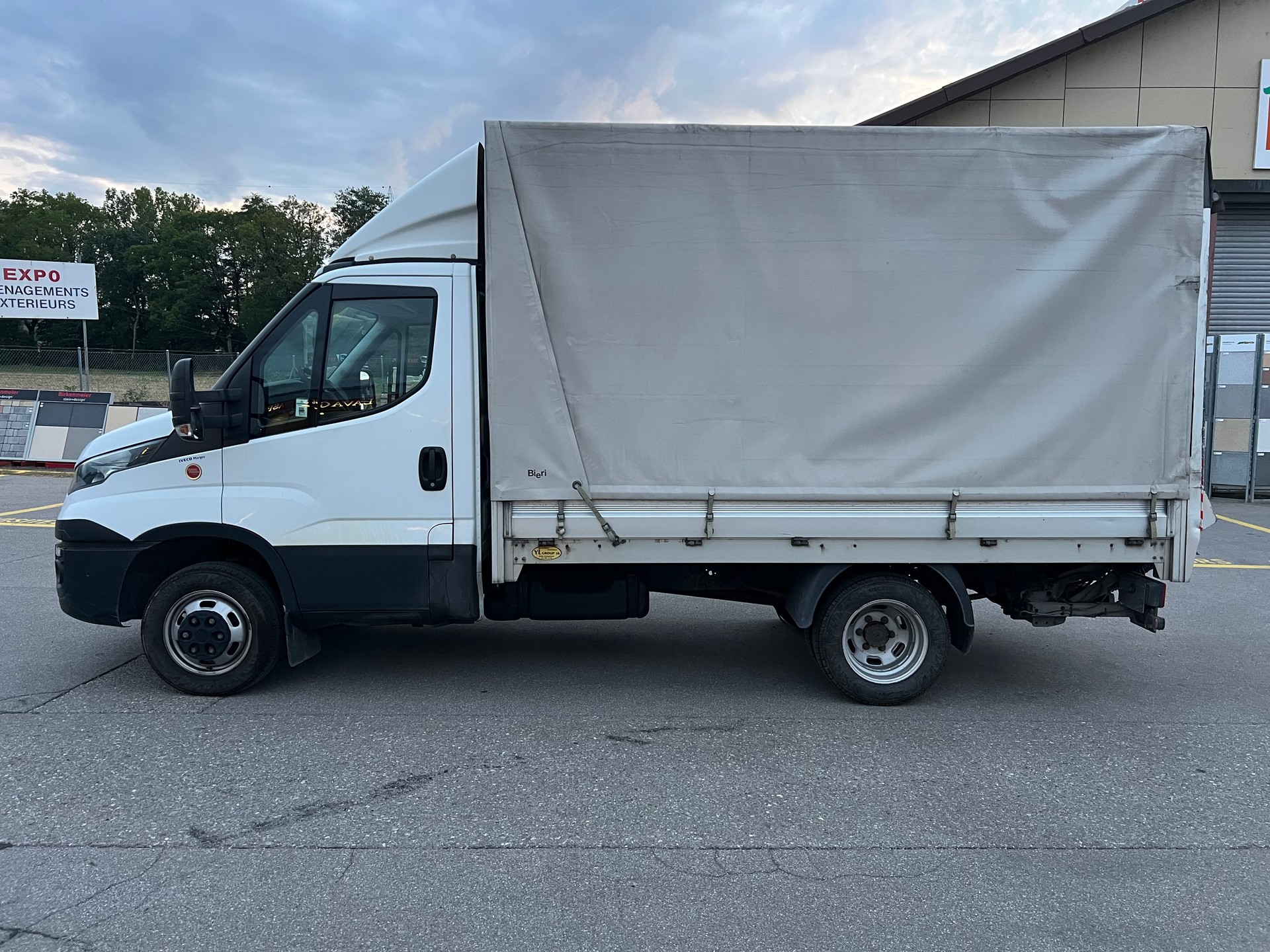 IVECO 35C15 3000cc Diesel , Clima, Euro 6, pont bâché ridelle.-image-4