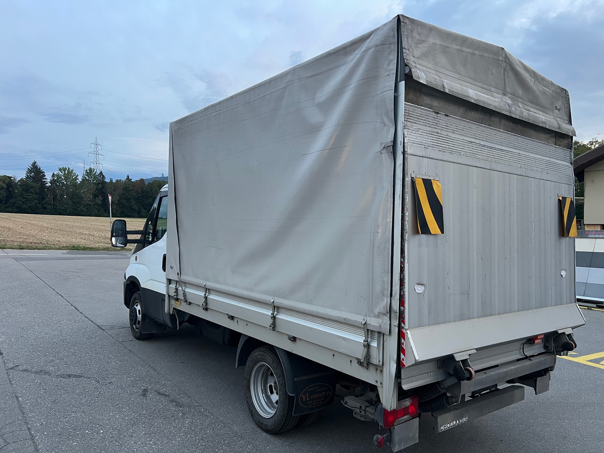 IVECO 35C15 3000cc Diesel , Clima, Euro 6, pont bâché ridelle.-image-1