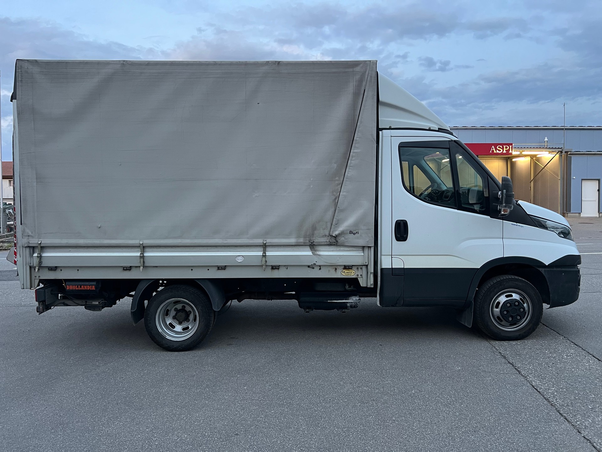 IVECO 35C15 3000cc Diesel , Clima, Euro 6, pont bâché ridelle.-image-5