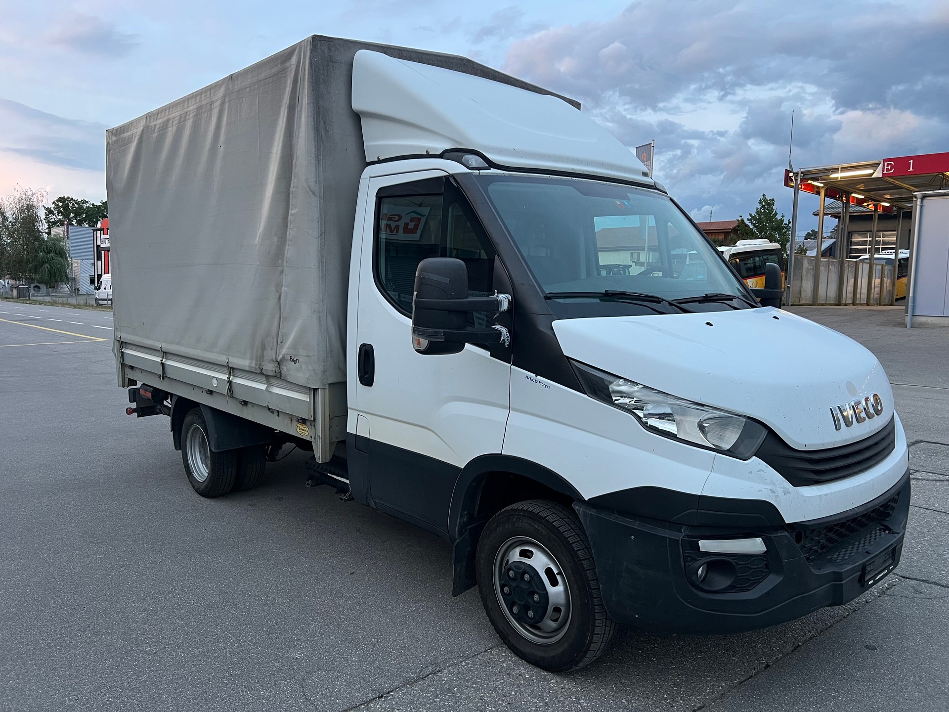IVECO 35C15 3000cc Diesel , Clima, Euro 6, pont bâché ridelle.-image-2