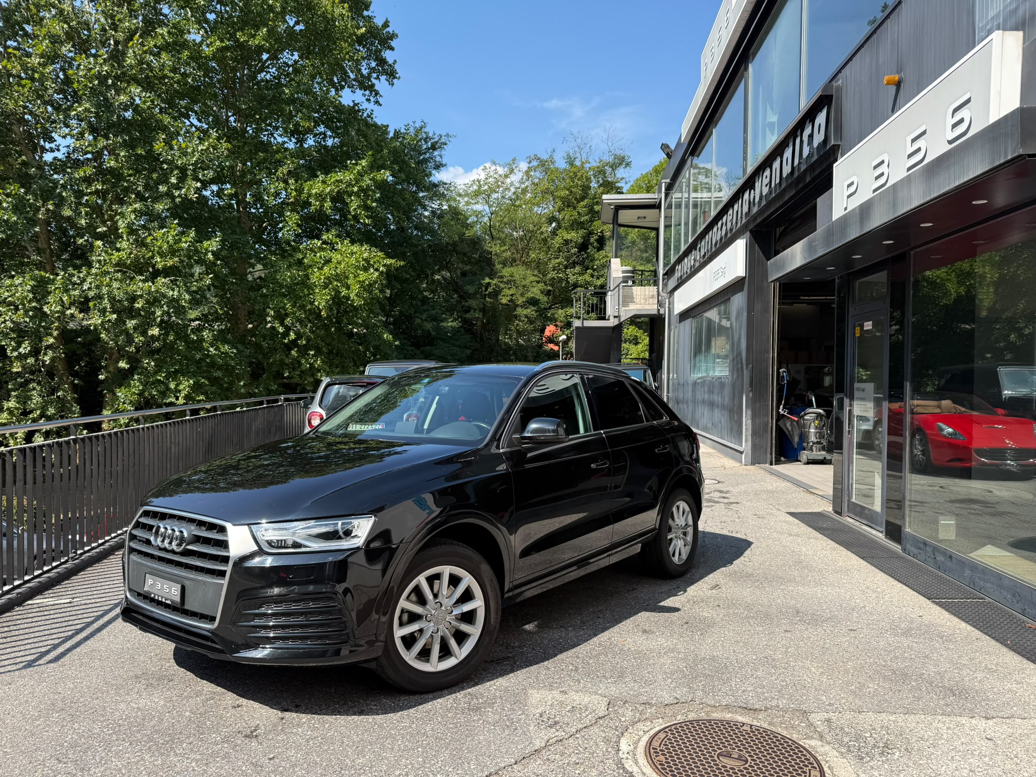 AUDI Q3 2.0 TFSI design quattro S-tronic — slika 1