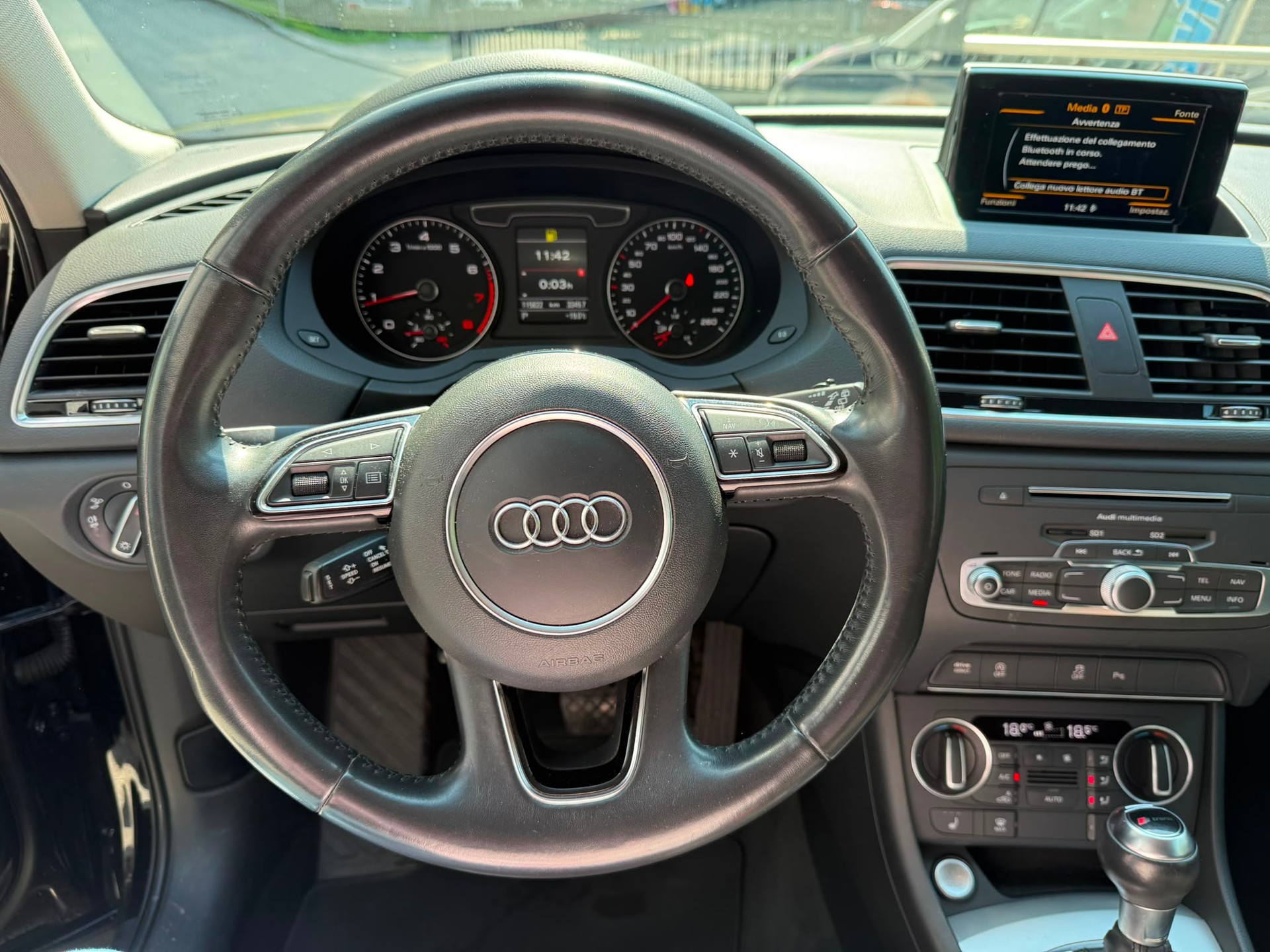 AUDI Q3 2.0 TFSI design quattro S-tronic-image-14