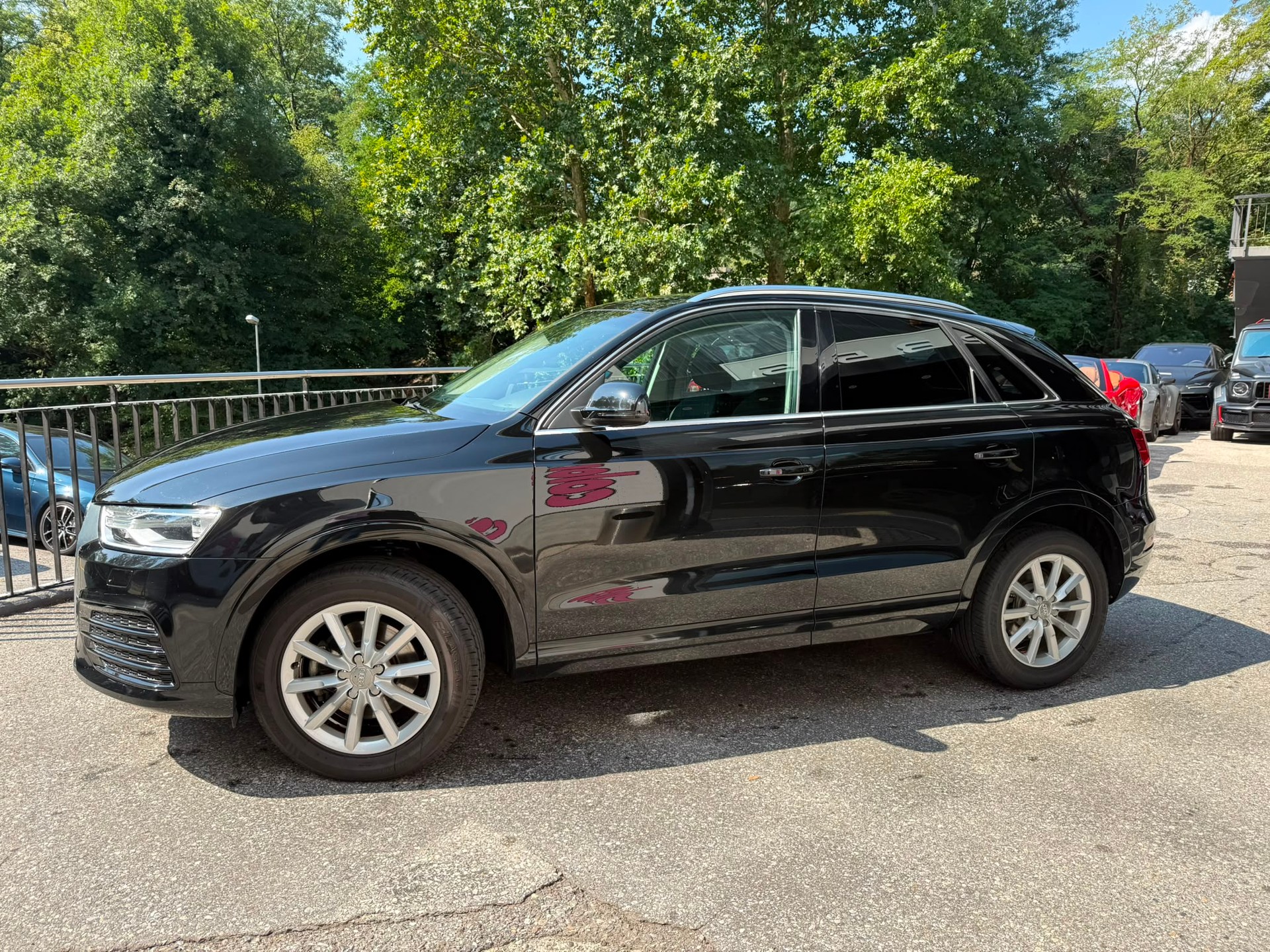 AUDI Q3 2.0 TFSI design quattro S-tronic-image-7