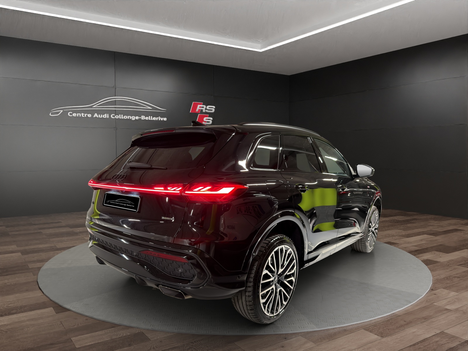 AUDI Q5 TFSI quatto 200 kW S-tronic-image-3