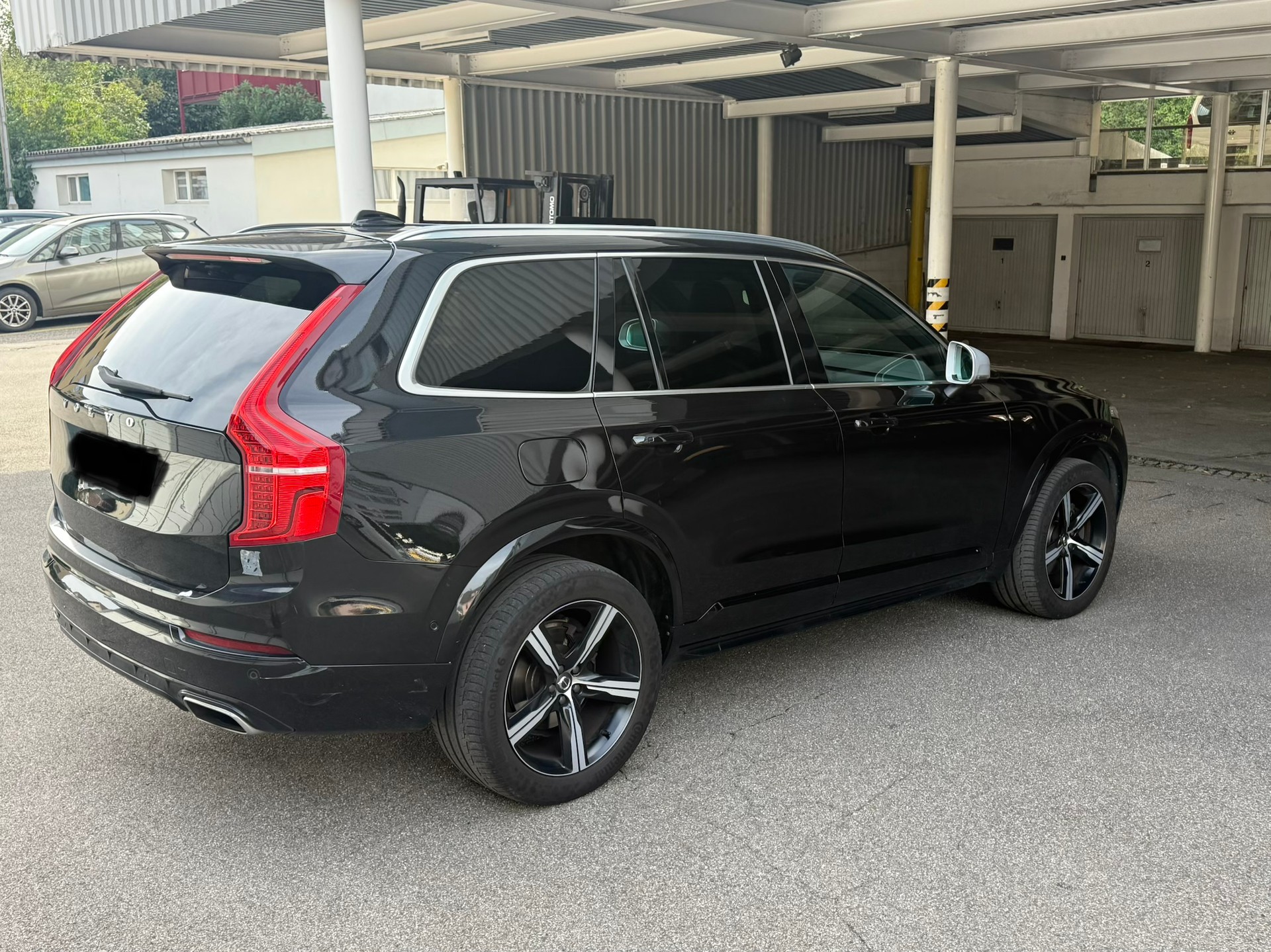 VOLVO XC90 D5 AWD R-Design Geartronic-image-5