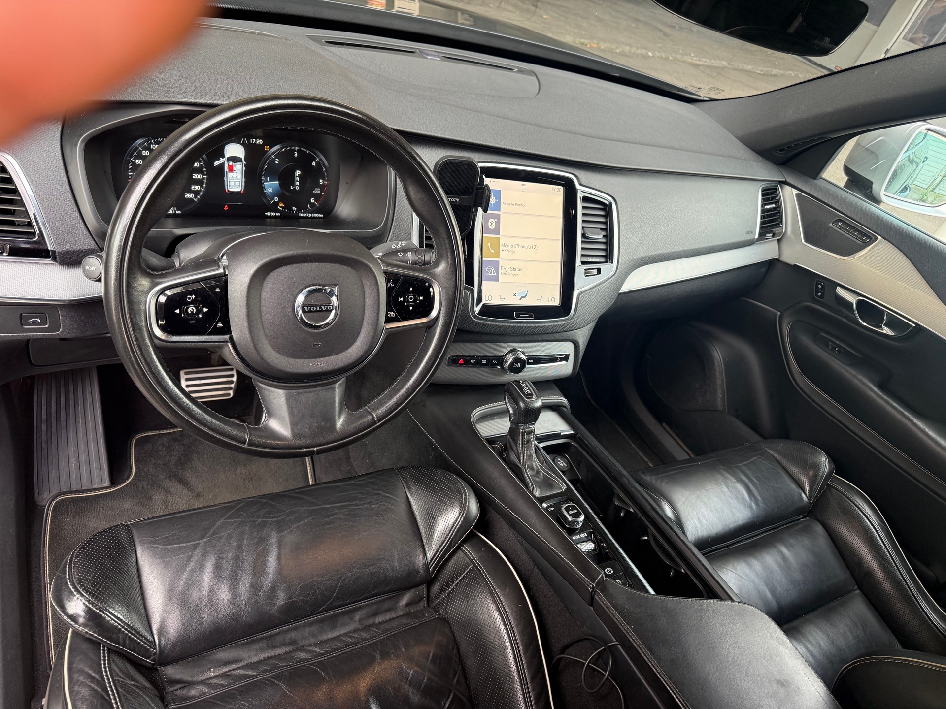VOLVO XC90 D5 AWD R-Design Geartronic-image-10