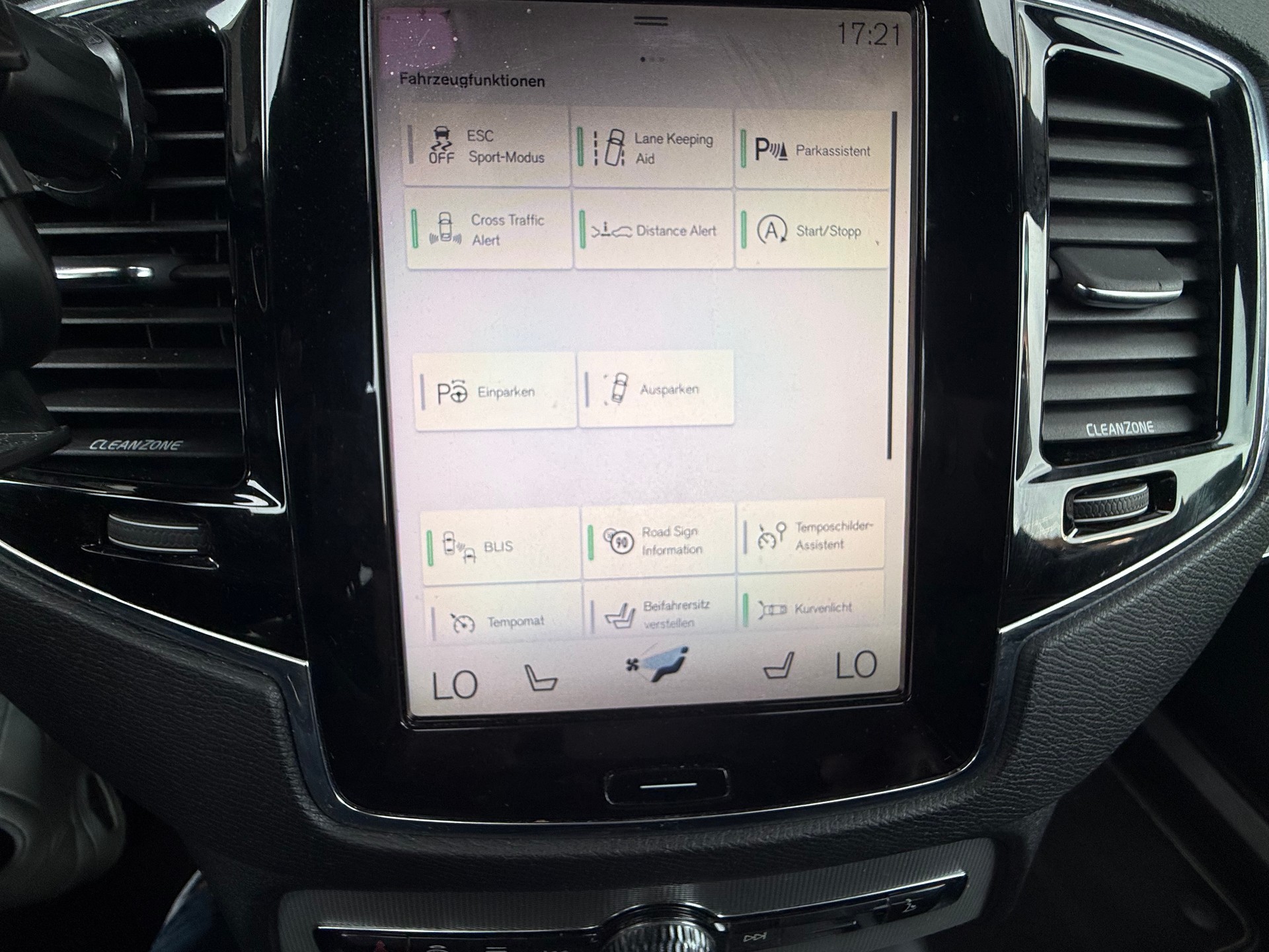 VOLVO XC90 D5 AWD R-Design Geartronic-image-15