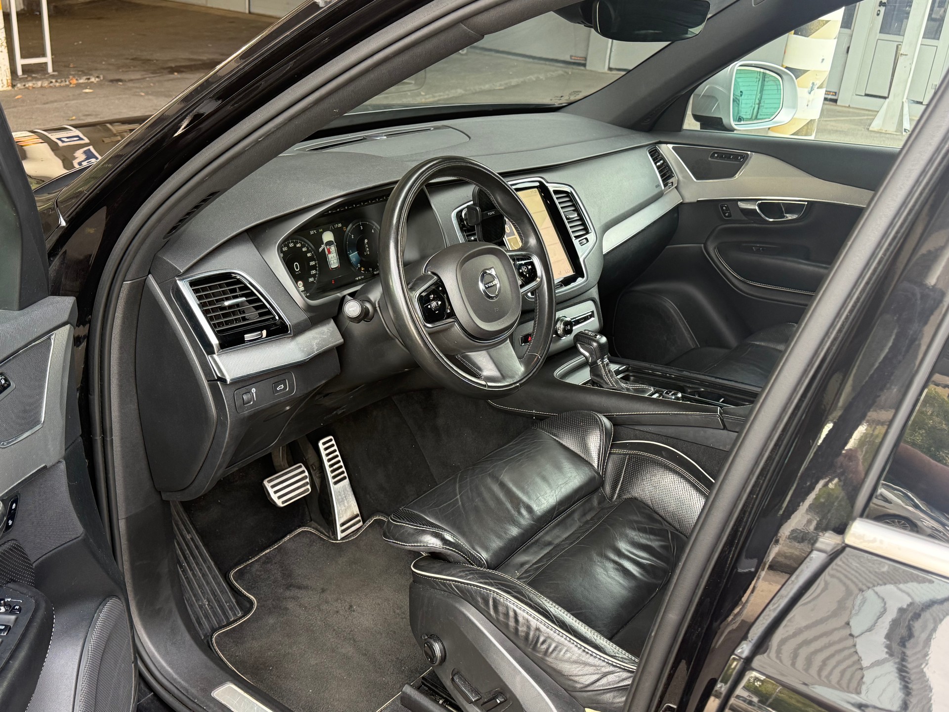 VOLVO XC90 D5 AWD R-Design Geartronic-image-9