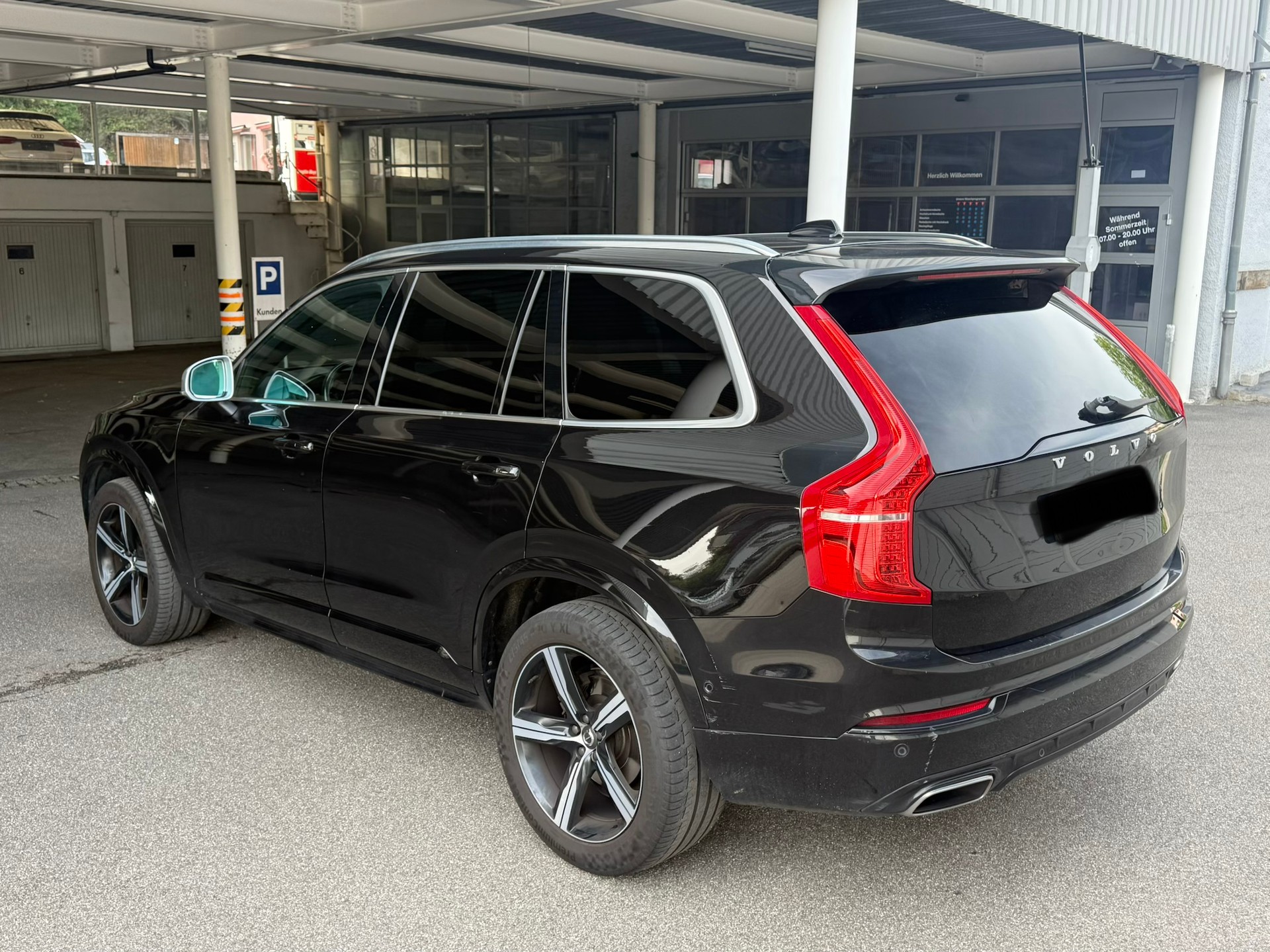 VOLVO XC90 D5 AWD R-Design Geartronic-image-7