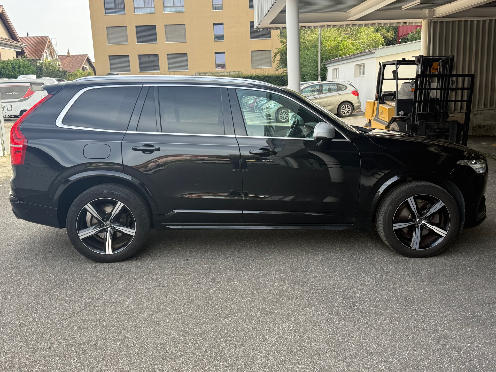 VOLVO XC90 D5 AWD R-Design Geartronic-image-4