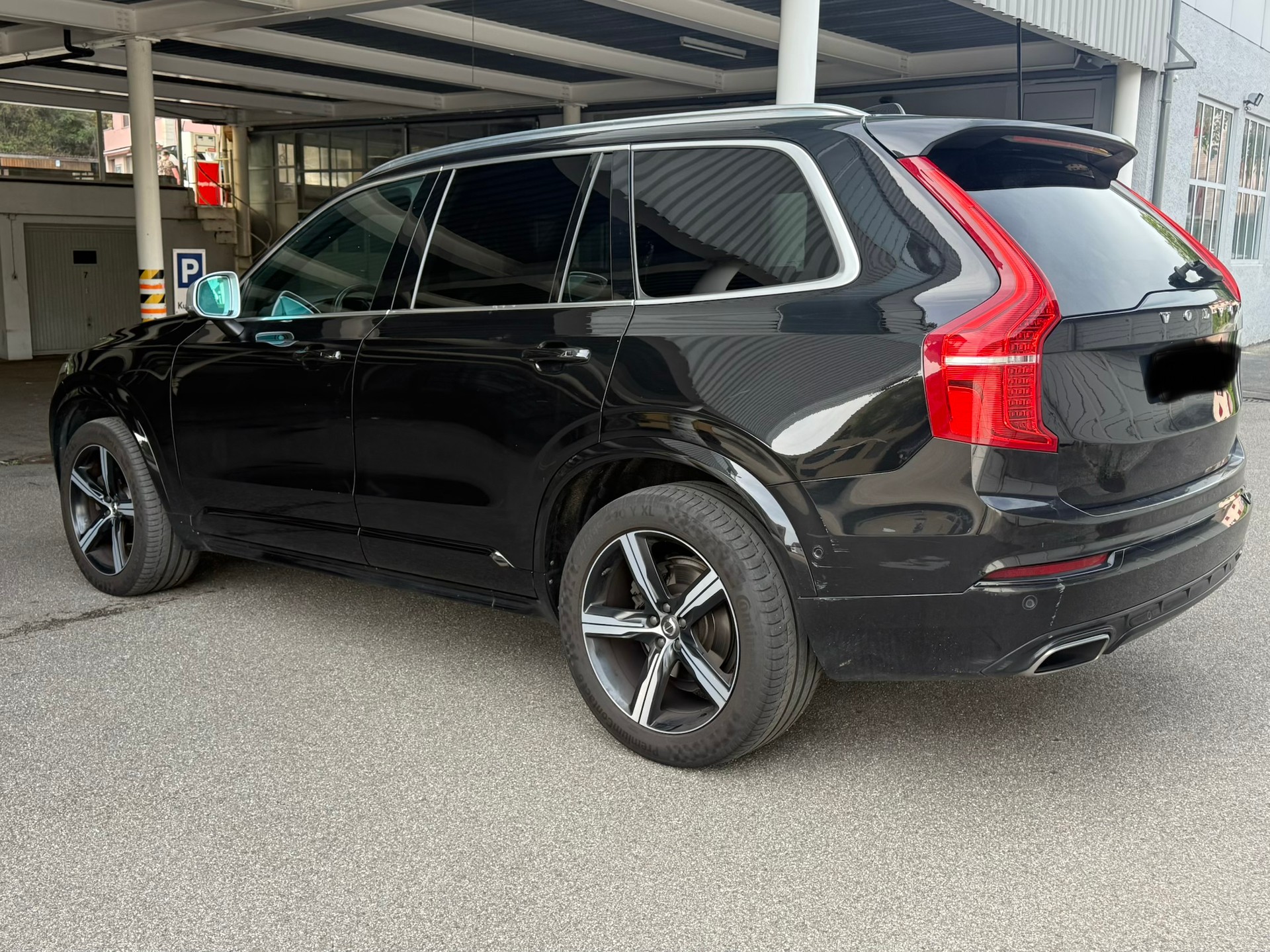 VOLVO XC90 D5 AWD R-Design Geartronic-image-8
