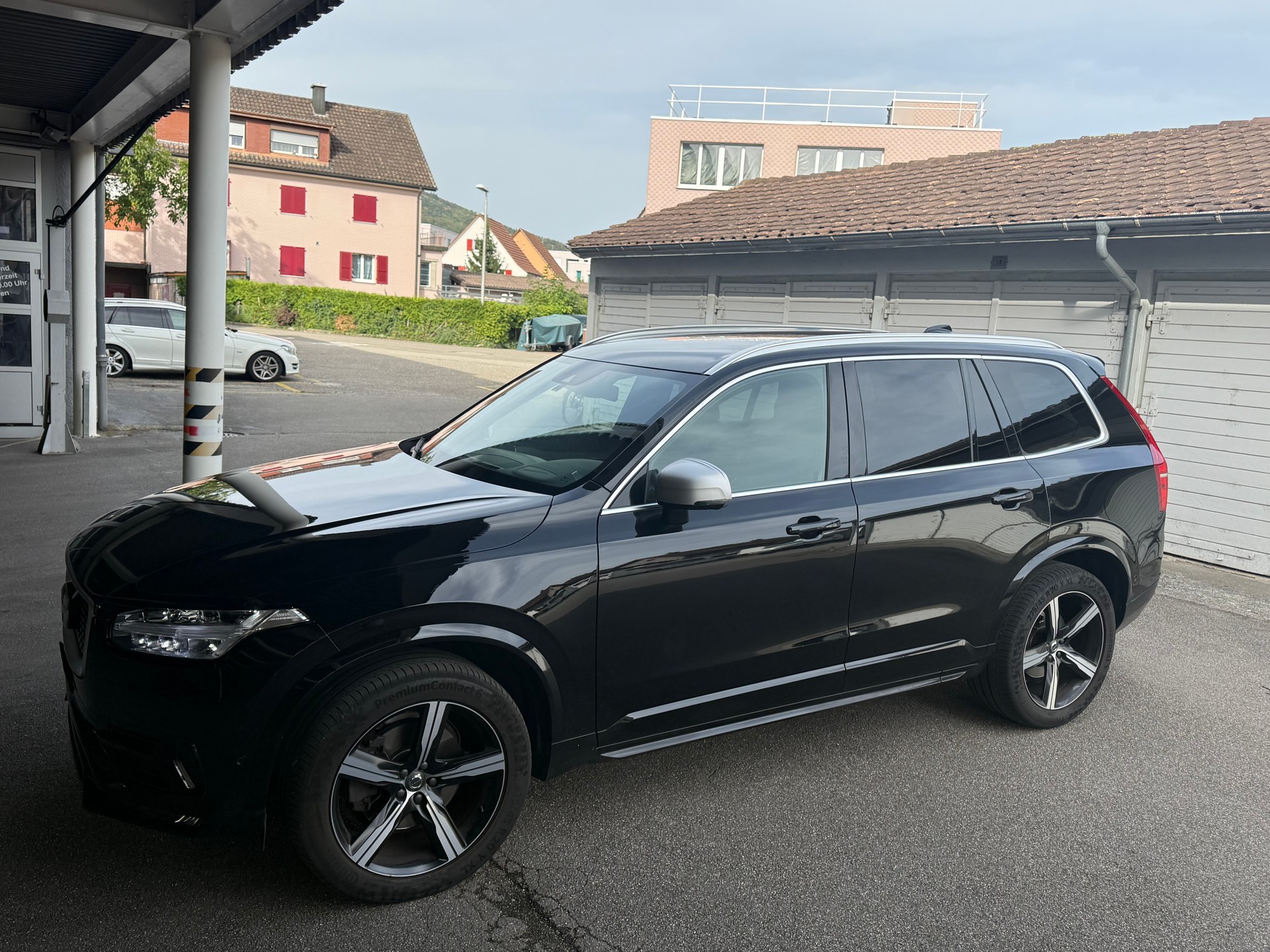 VOLVO XC90 D5 AWD R-Design Geartronic-image-1