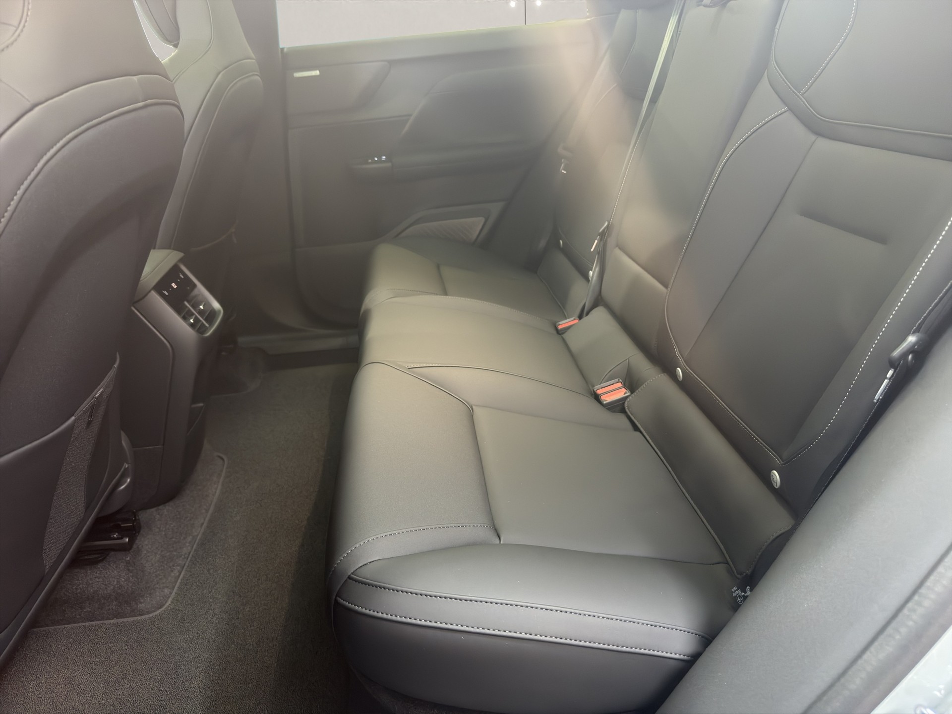 VOLVO EX60 Twin Ultra AWD-image-16