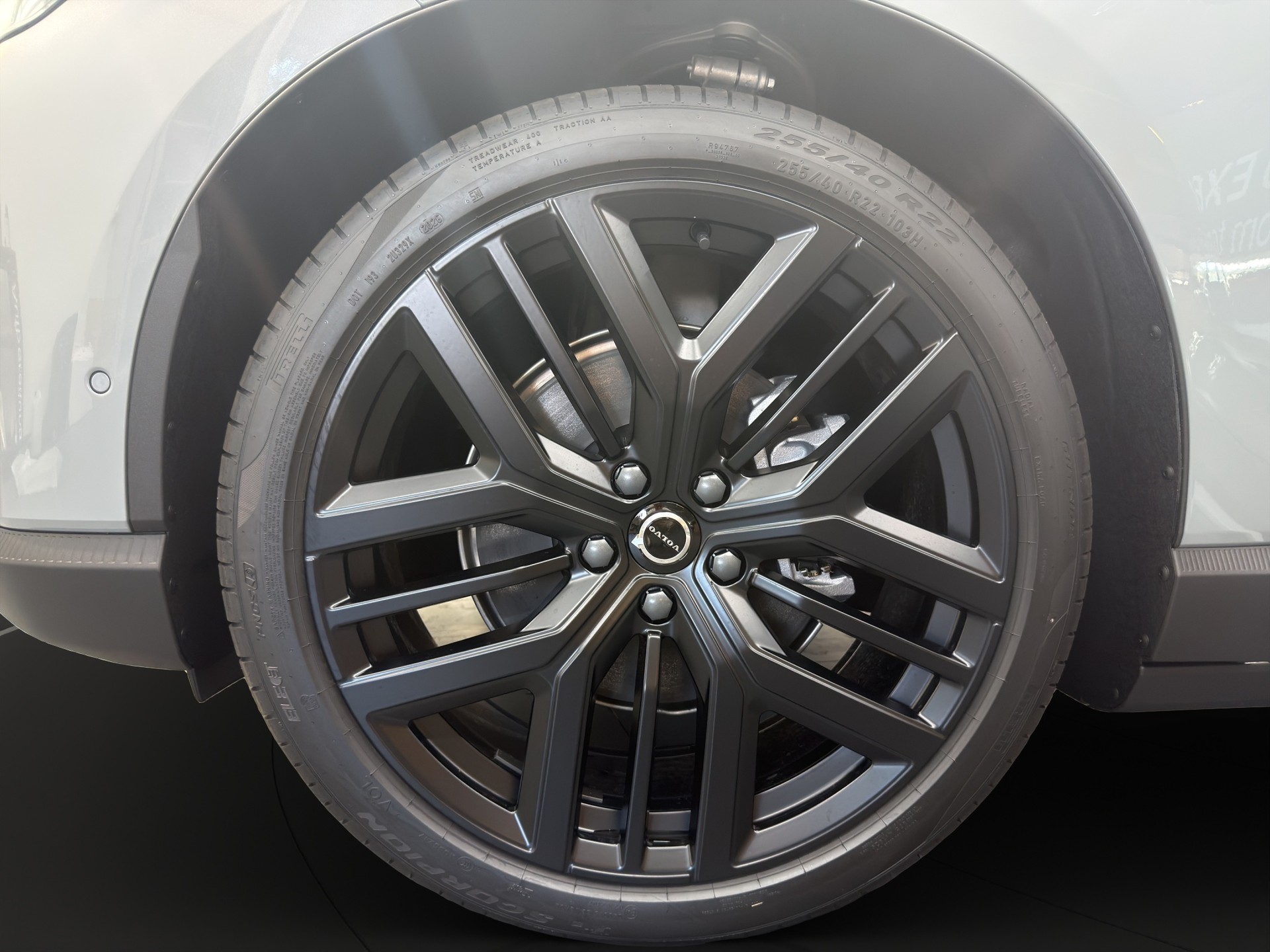 VOLVO EX60 Twin Ultra AWD-image-6