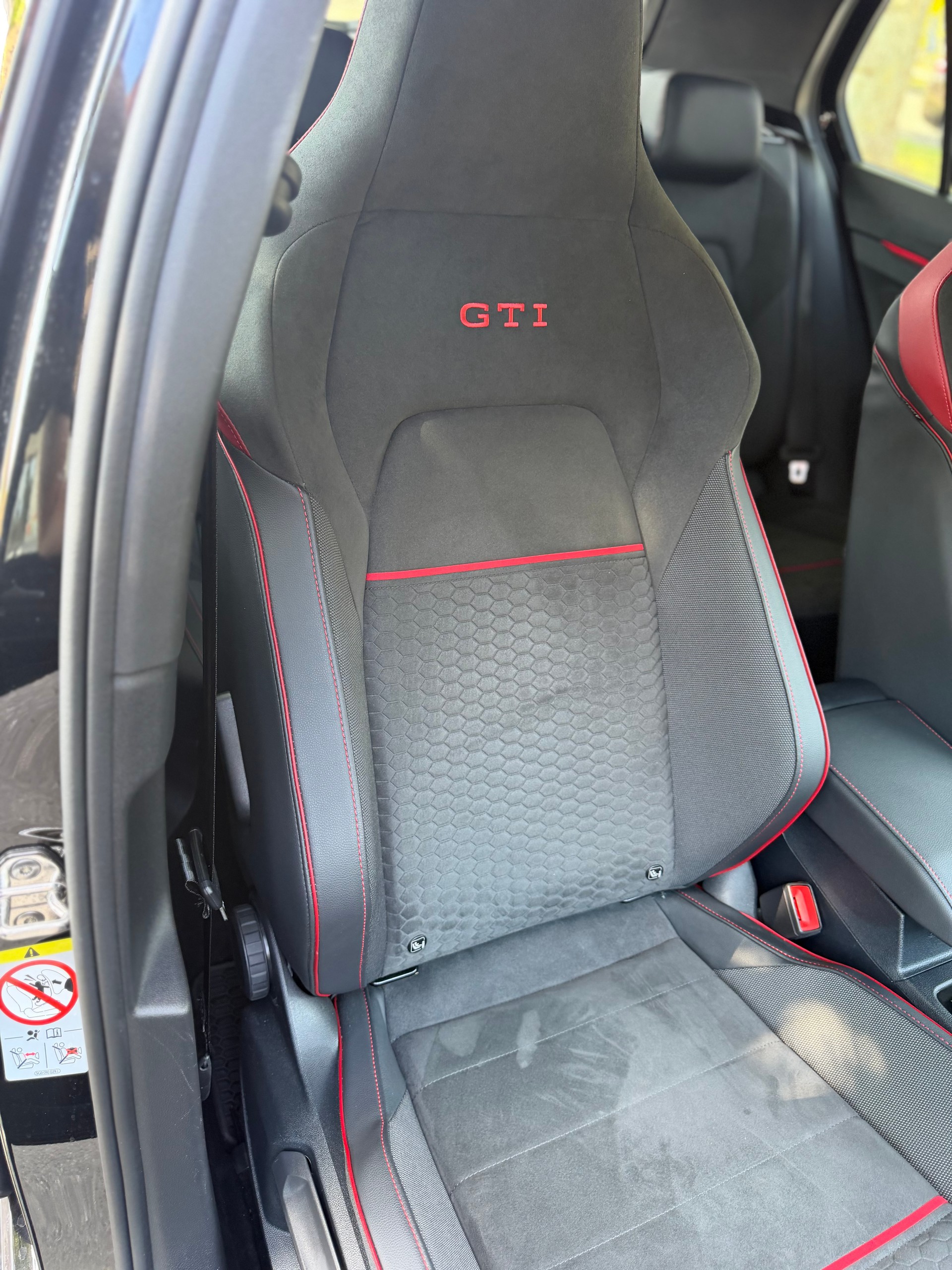 VW Golf 2.0 TSI GTI Clubsport DSG-image-7