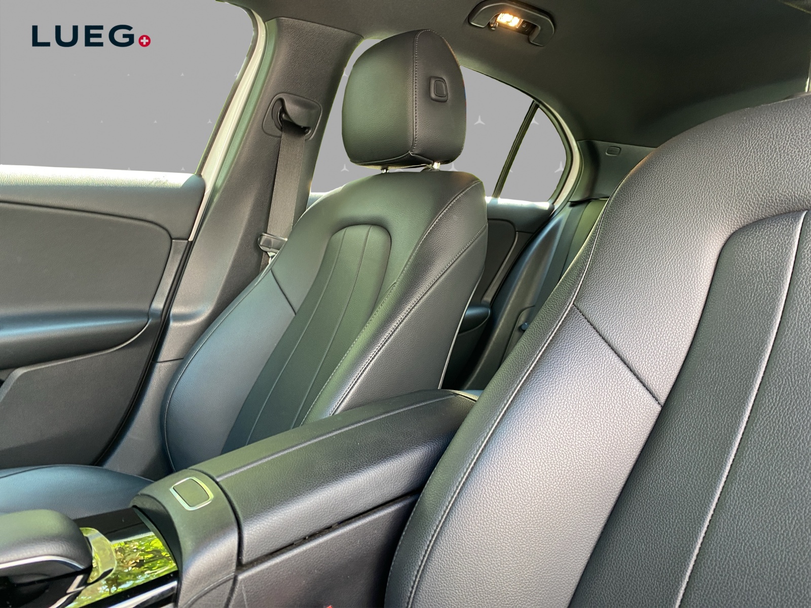 MERCEDES-BENZ A 180 d Style 7G-DCT-image-8