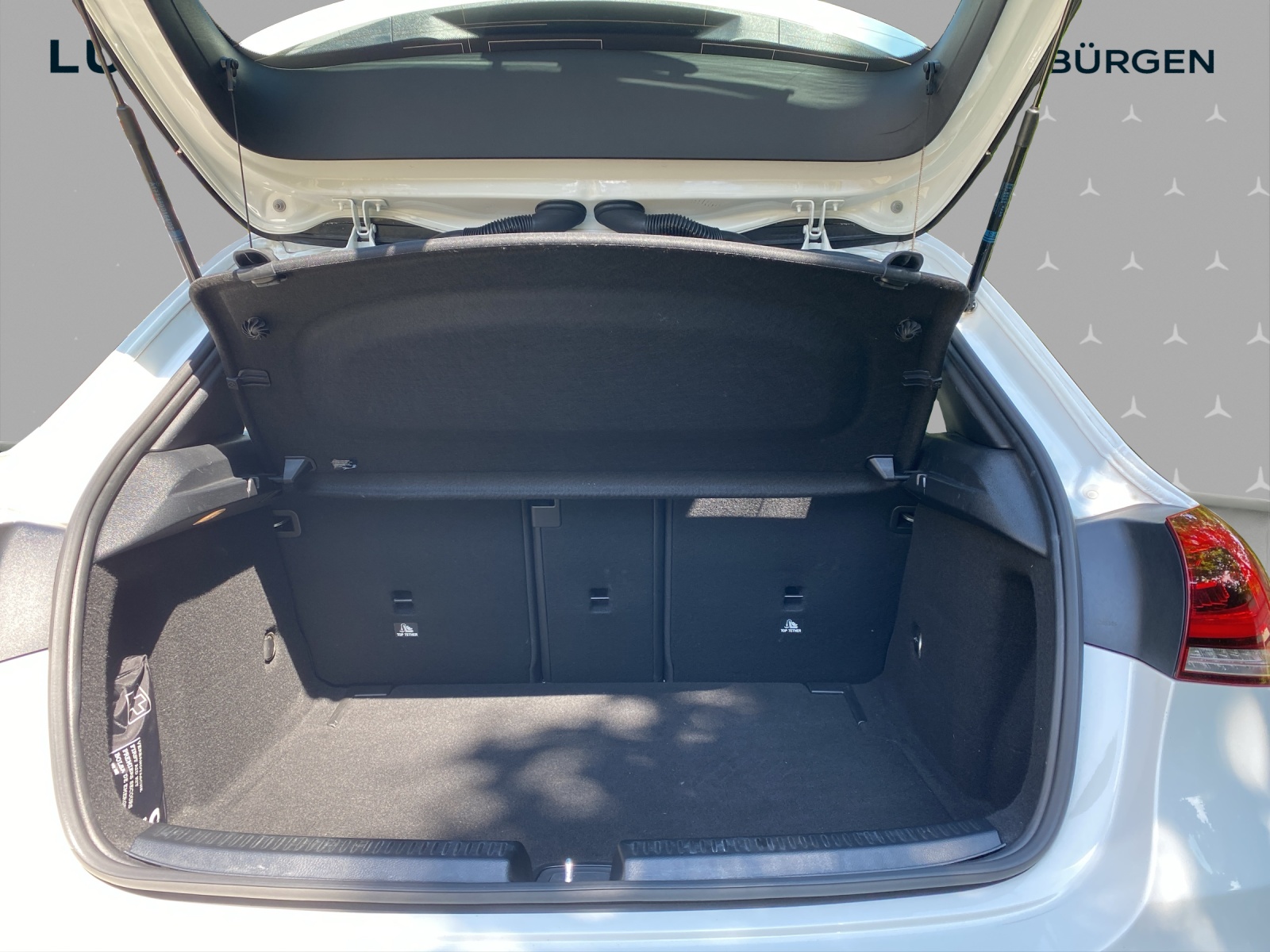 MERCEDES-BENZ A 180 d Style 7G-DCT-image-12