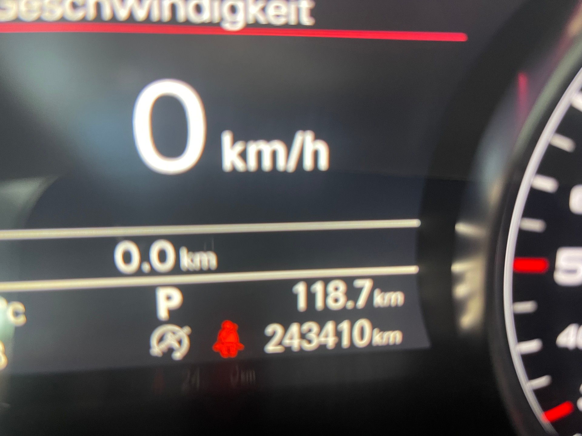 AUDI A6 Avant 3.0 TFSI V6 quattro S-tronic-image-13