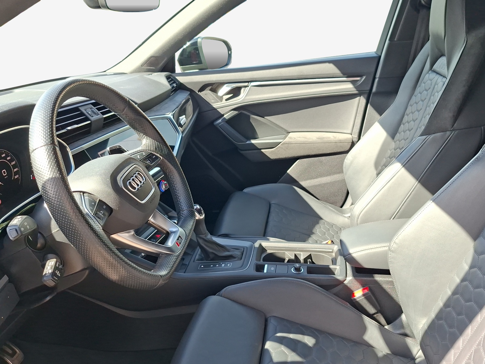 AUDI RS Q3 Sportback quattro S tronic-image-7