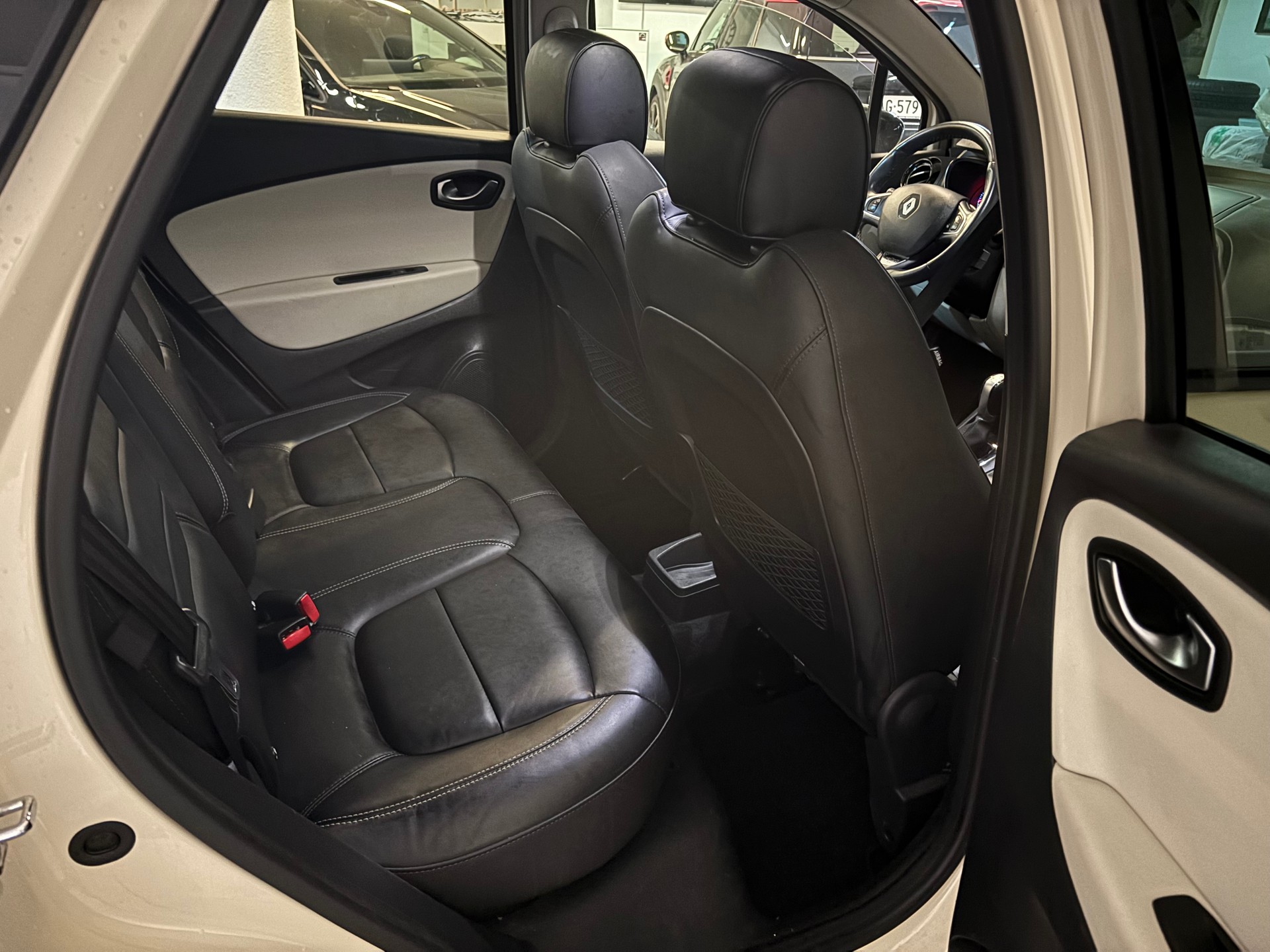 RENAULT Captur 1.2 T 16V Initiale Paris EDC-image-6