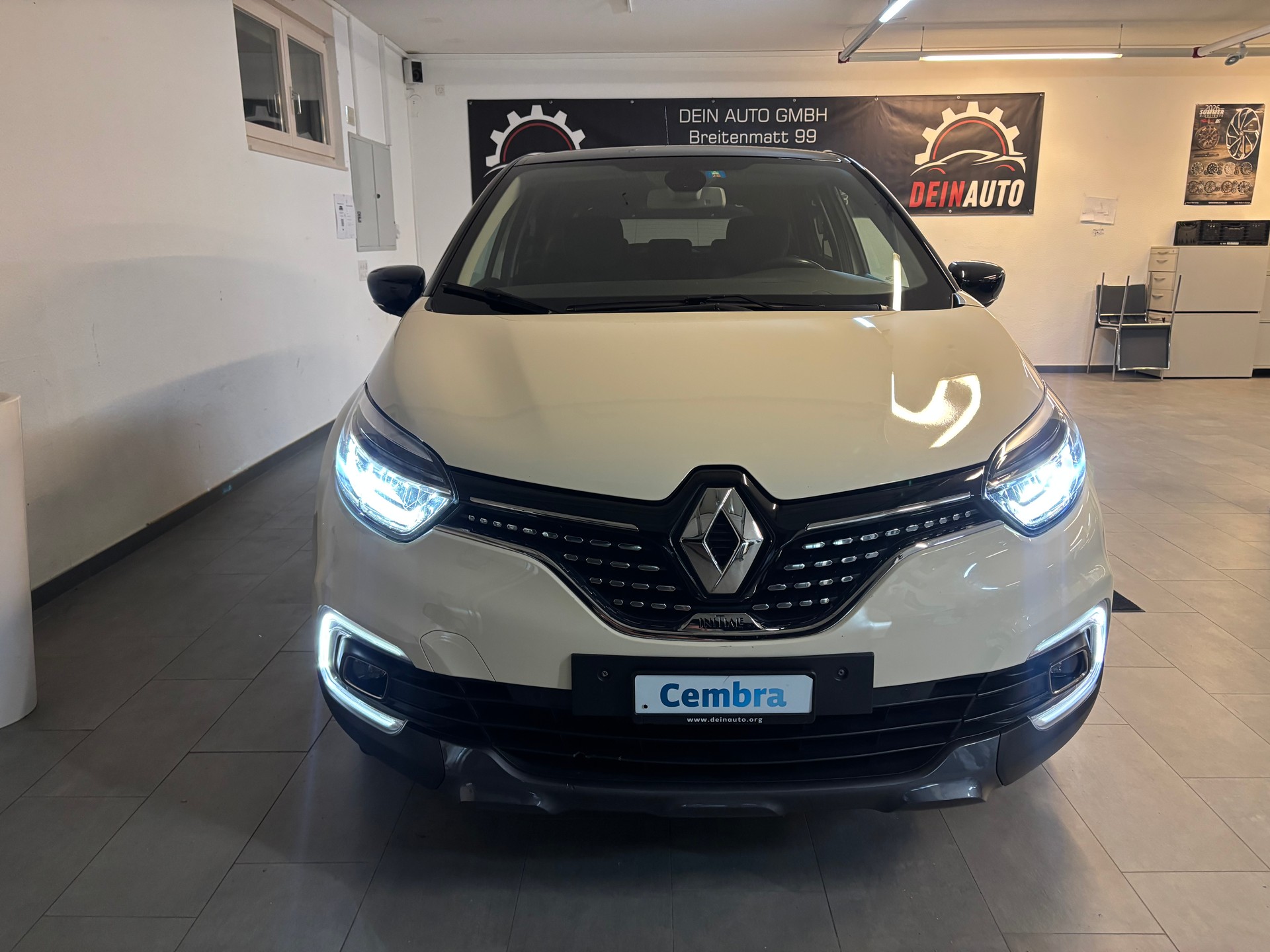 RENAULT Captur 1.2 T 16V Initiale Paris EDC-image-4