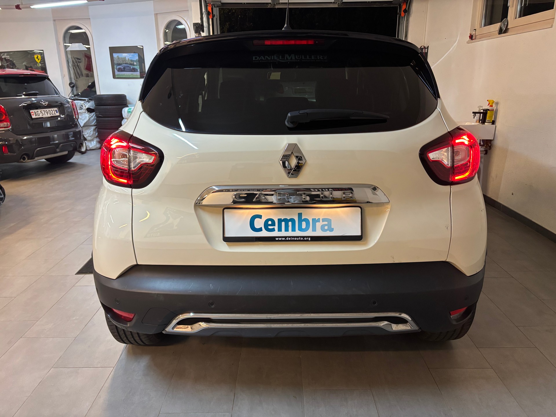 RENAULT Captur 1.2 T 16V Initiale Paris EDC-image-2