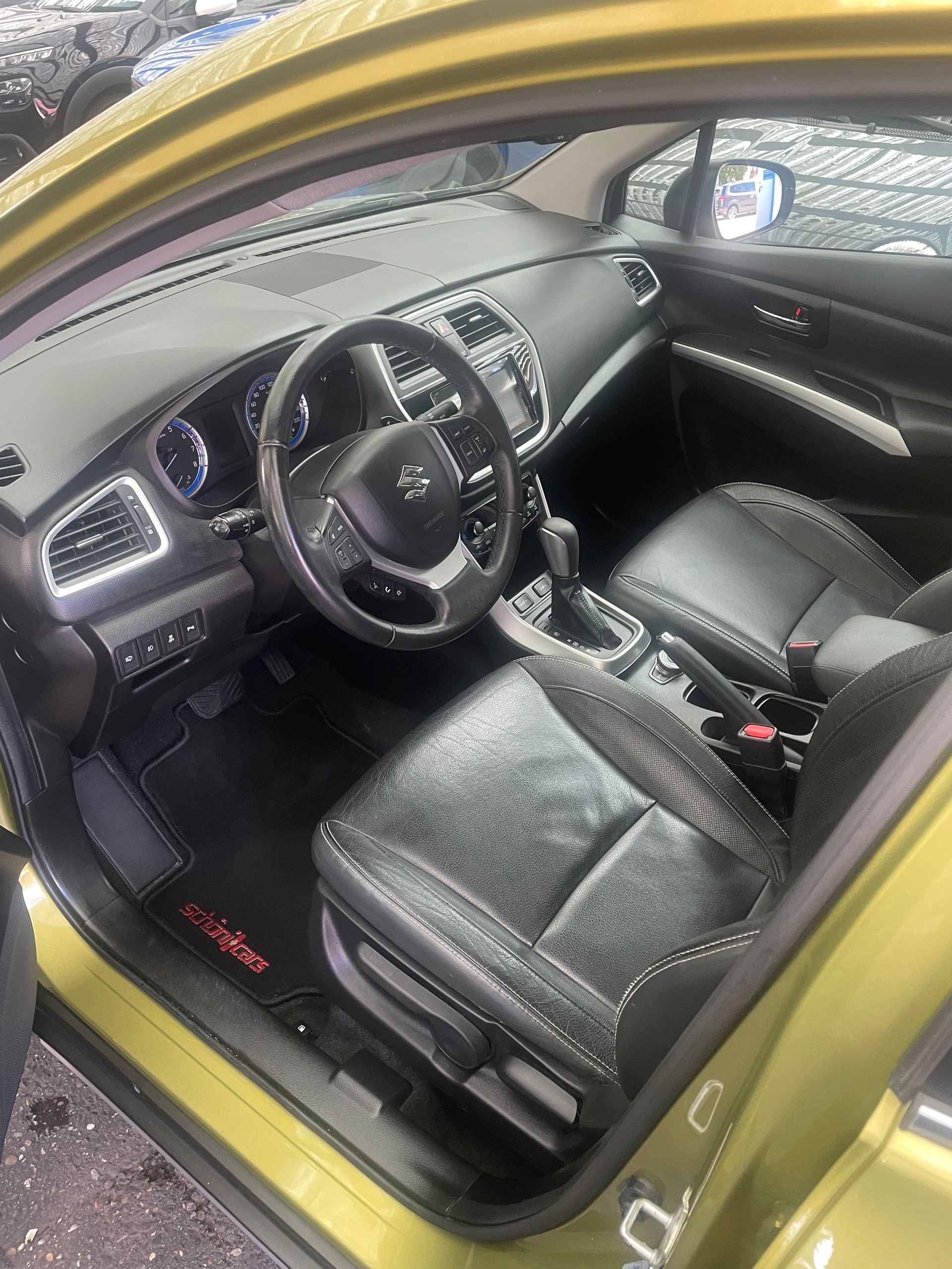 SUZUKI SX4 S-Cross 1.6 16V Compact Top 4WD CVT7-image-6