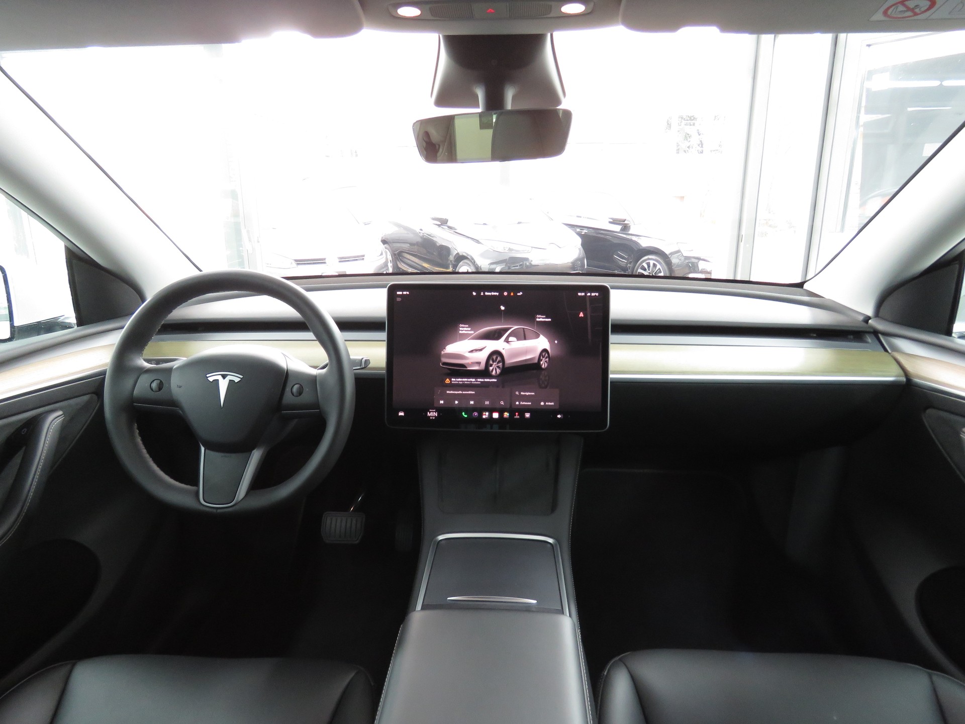 TESLA Model Y RWD-image-11