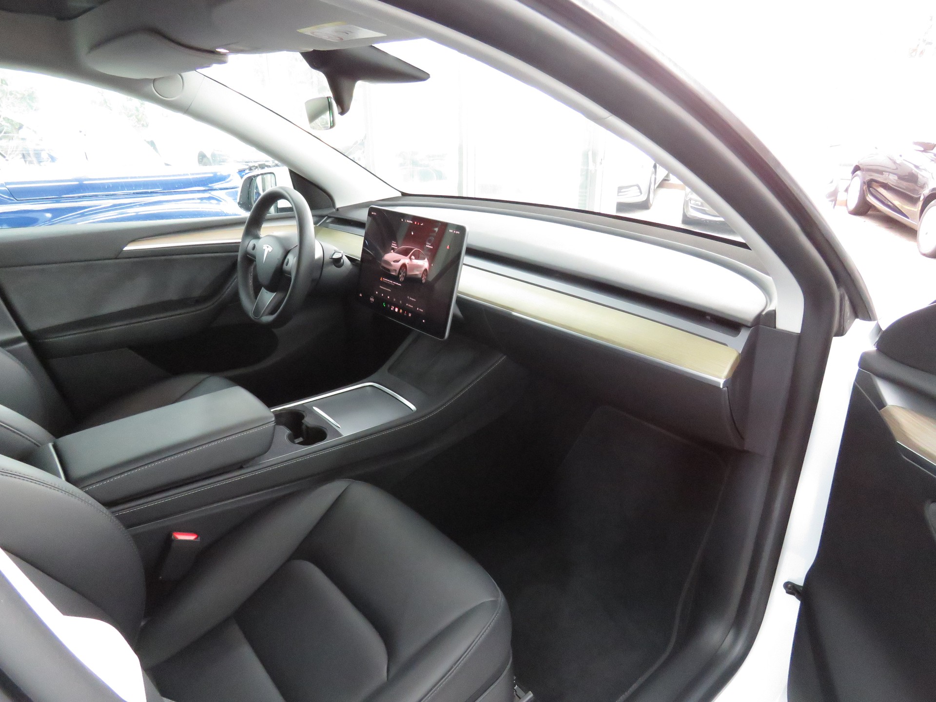 TESLA Model Y RWD-image-8