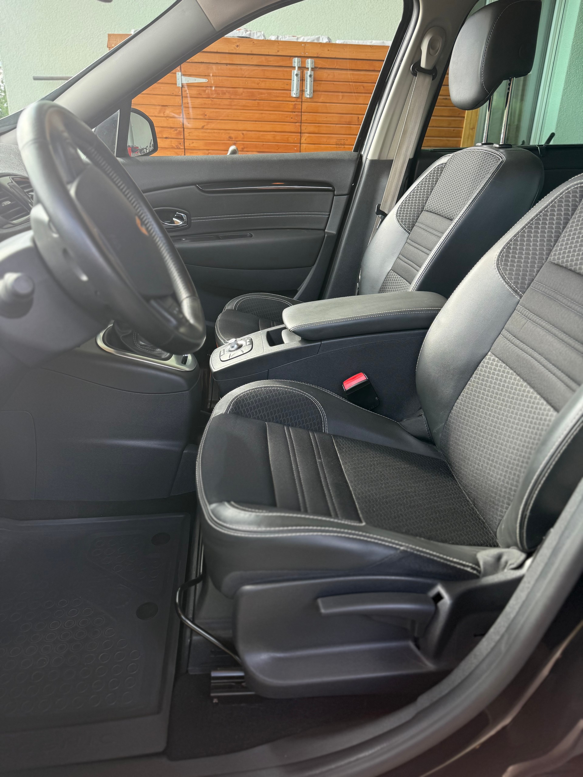RENAULT 1.2 TCe 130 Bose S/S 7P-image-3
