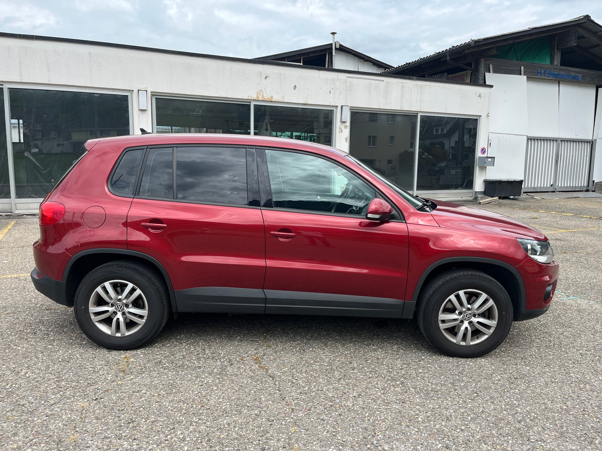VW Tiguan 2.0 TDI BlueMotion Track&Field 4Motion DSG-image-4