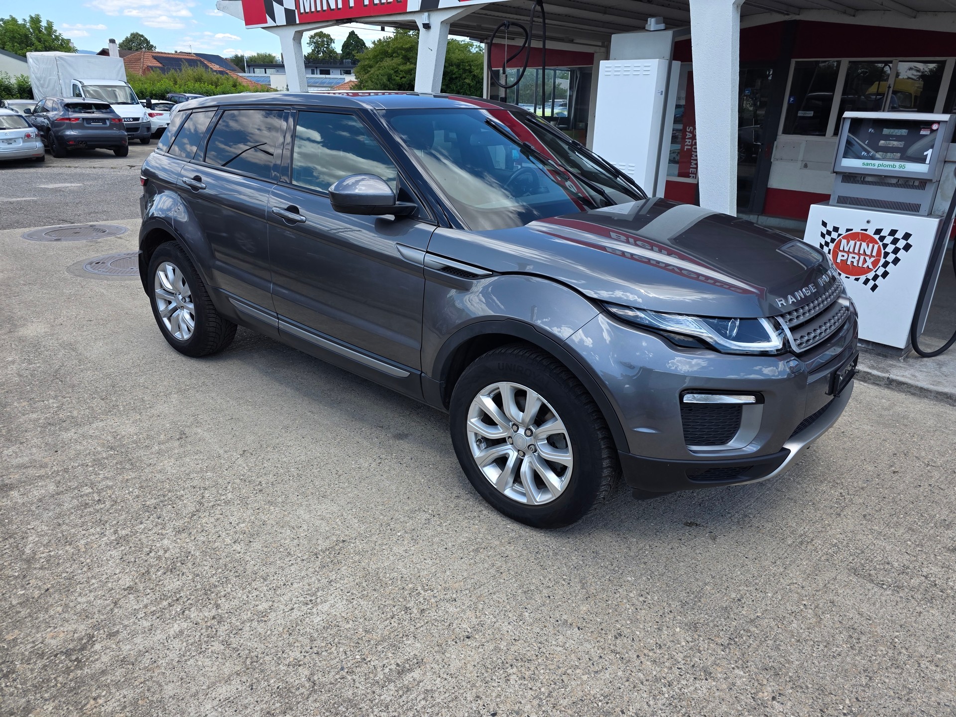 LAND ROVER Range Rover Evoque 2.0 TD4 Pure AT9-image-2