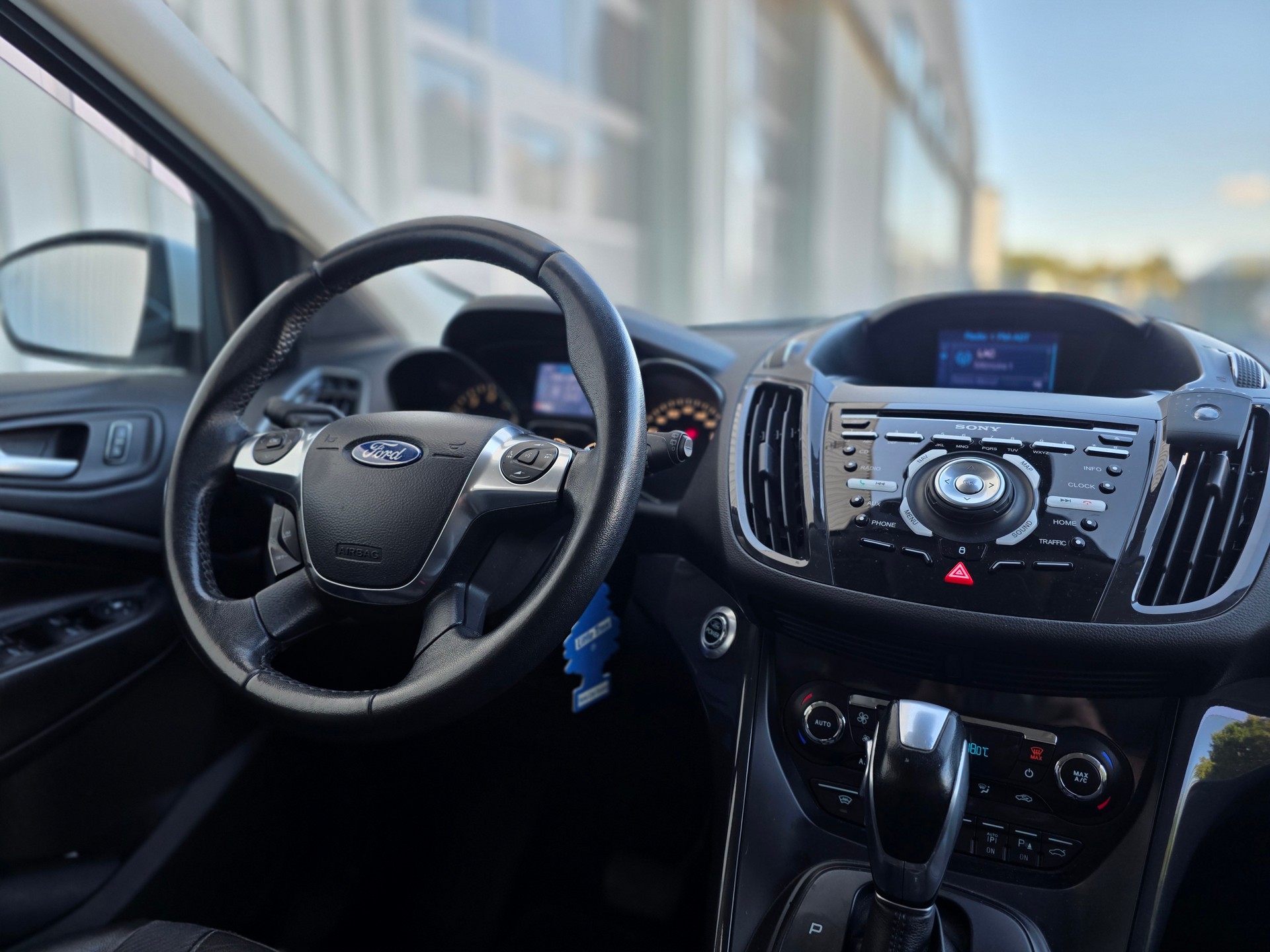 FORD Kuga 1.6 SCTi Titanium 4WD Automatic-image-3