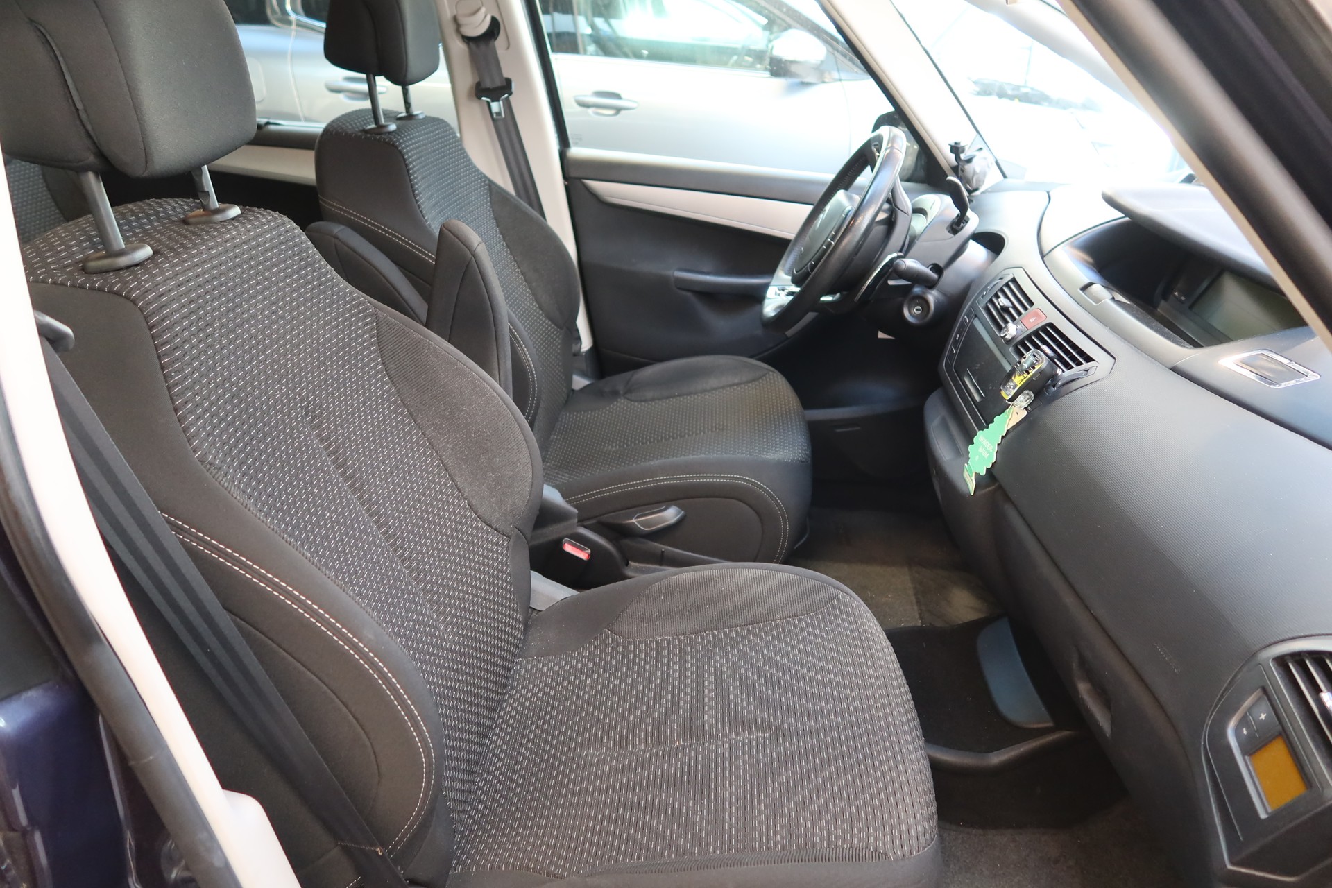 CITROEN Gr.C4 Picasso 1.6 HDI Dyn-image-9