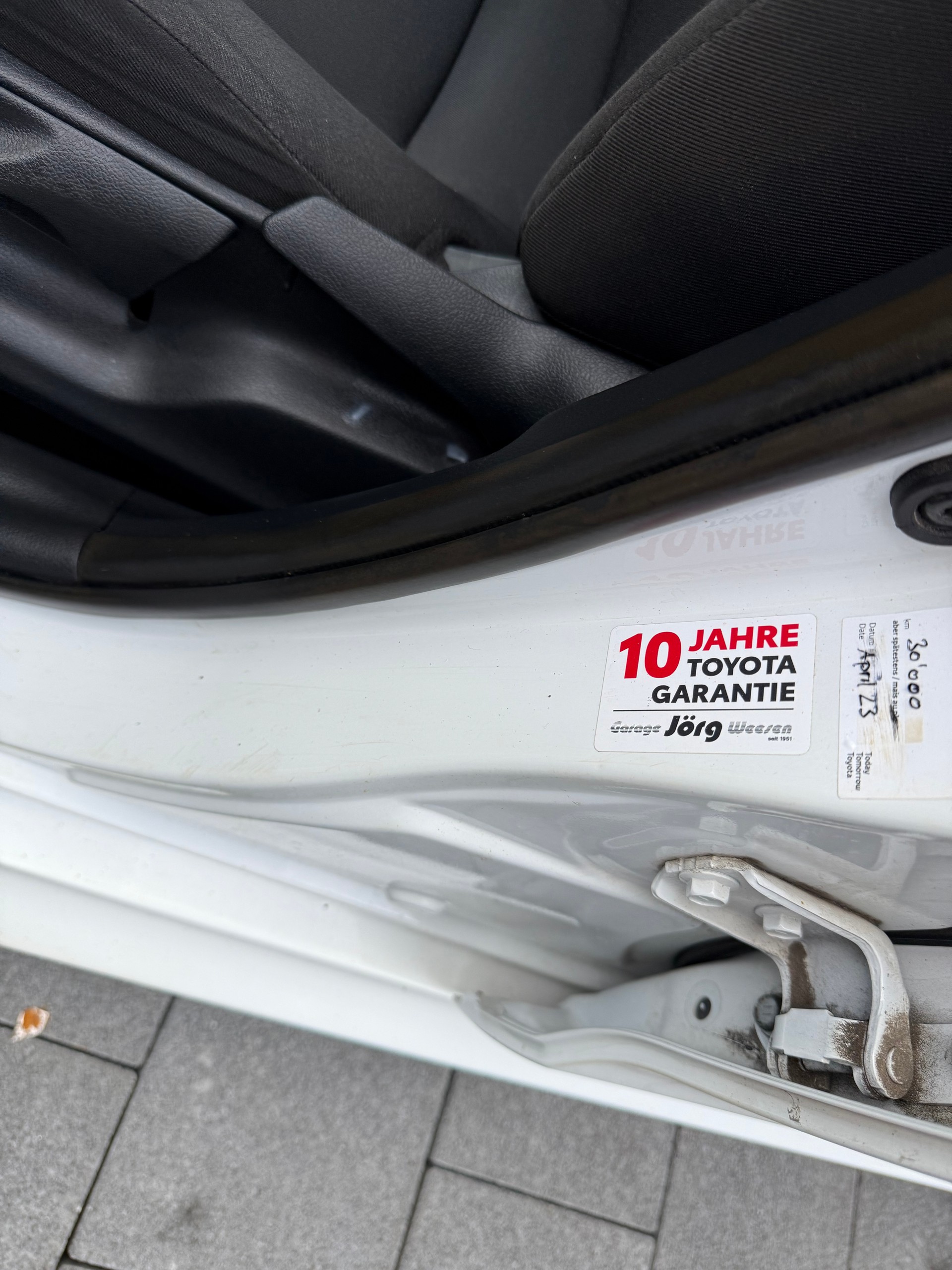 TOYOTA Yaris 1.0 Active-image-13