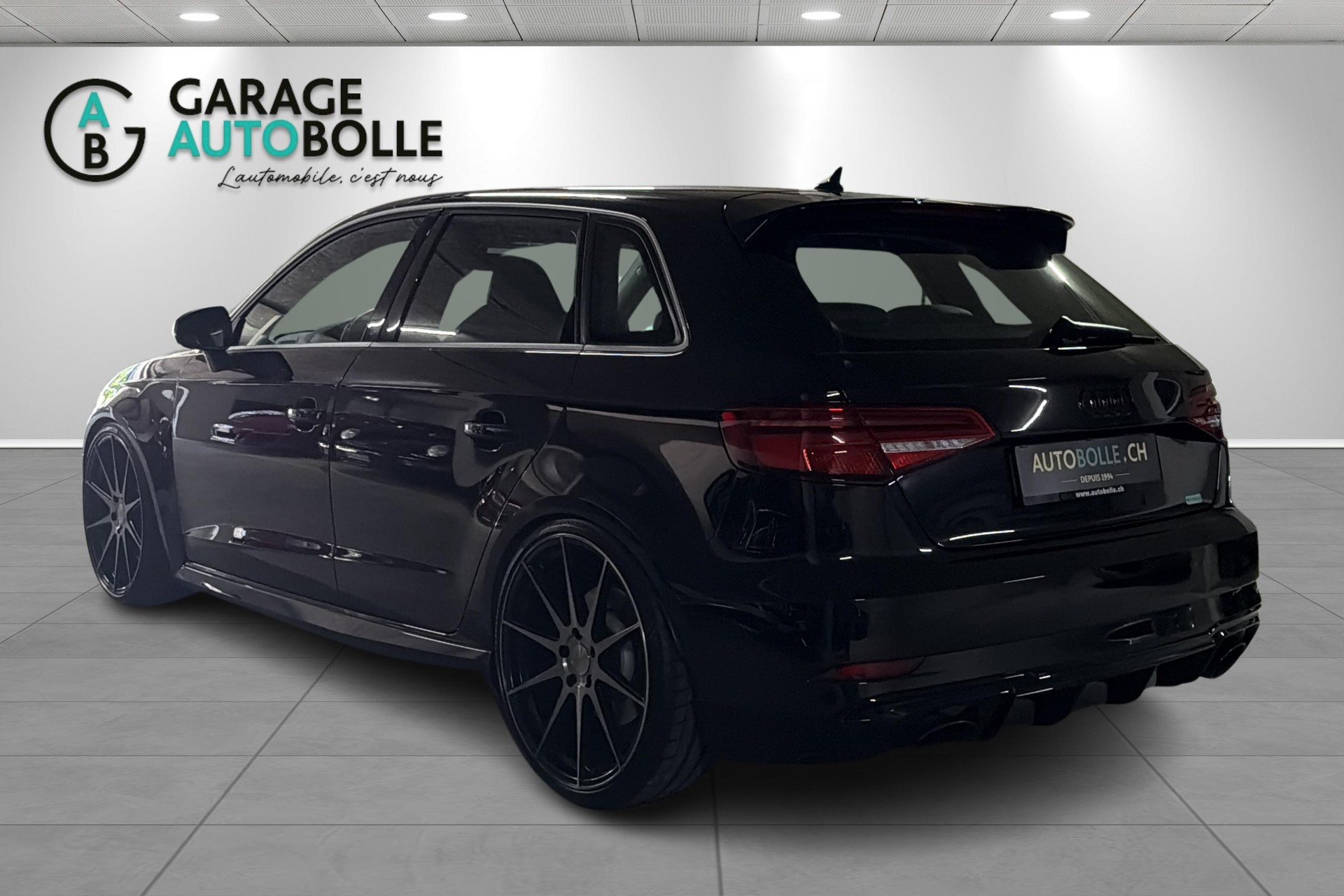 AUDI RS3 Sportback 2.5 TSI quattro S-tronic-image-4