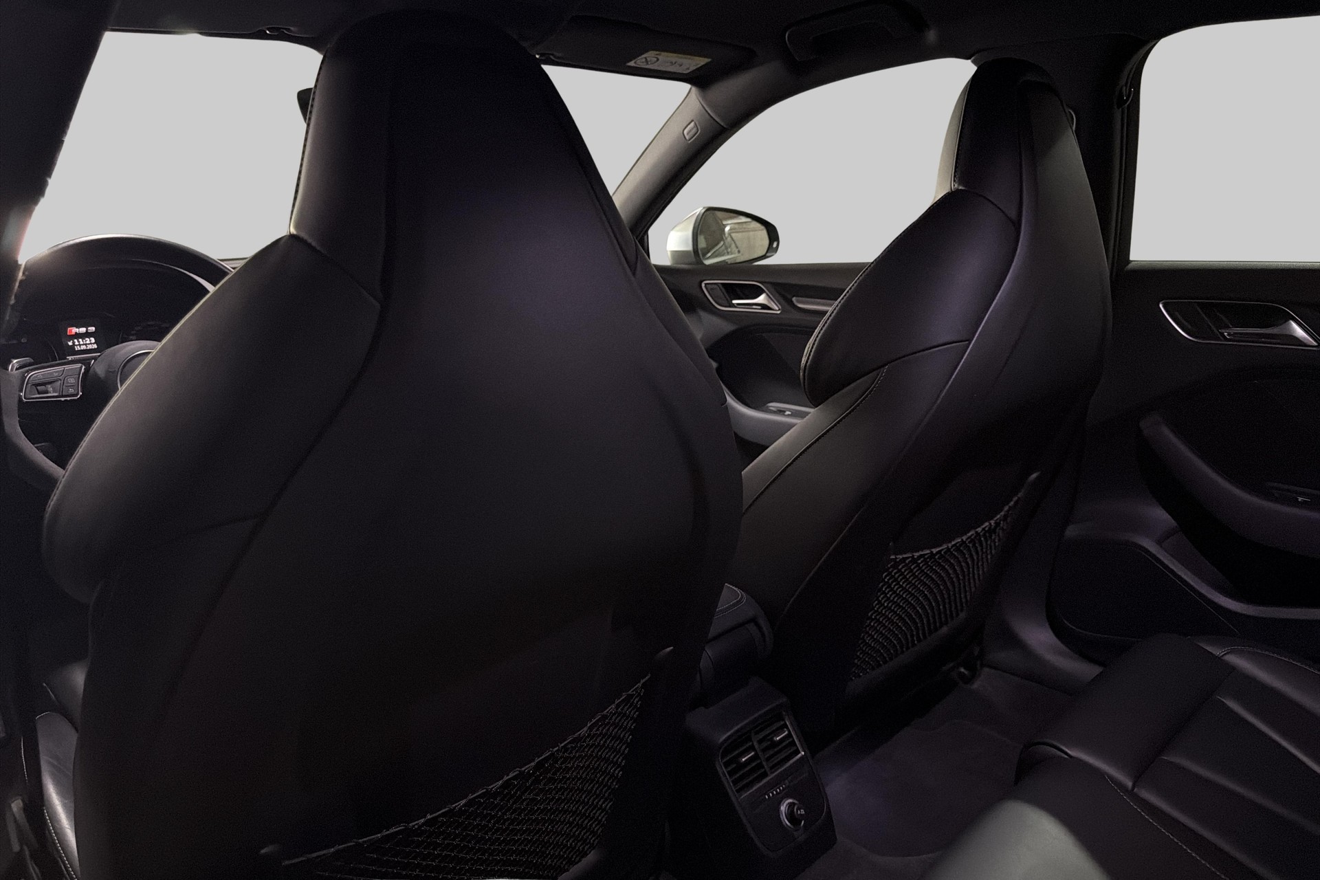 AUDI RS3 Sportback 2.5 TSI quattro S-tronic-image-23