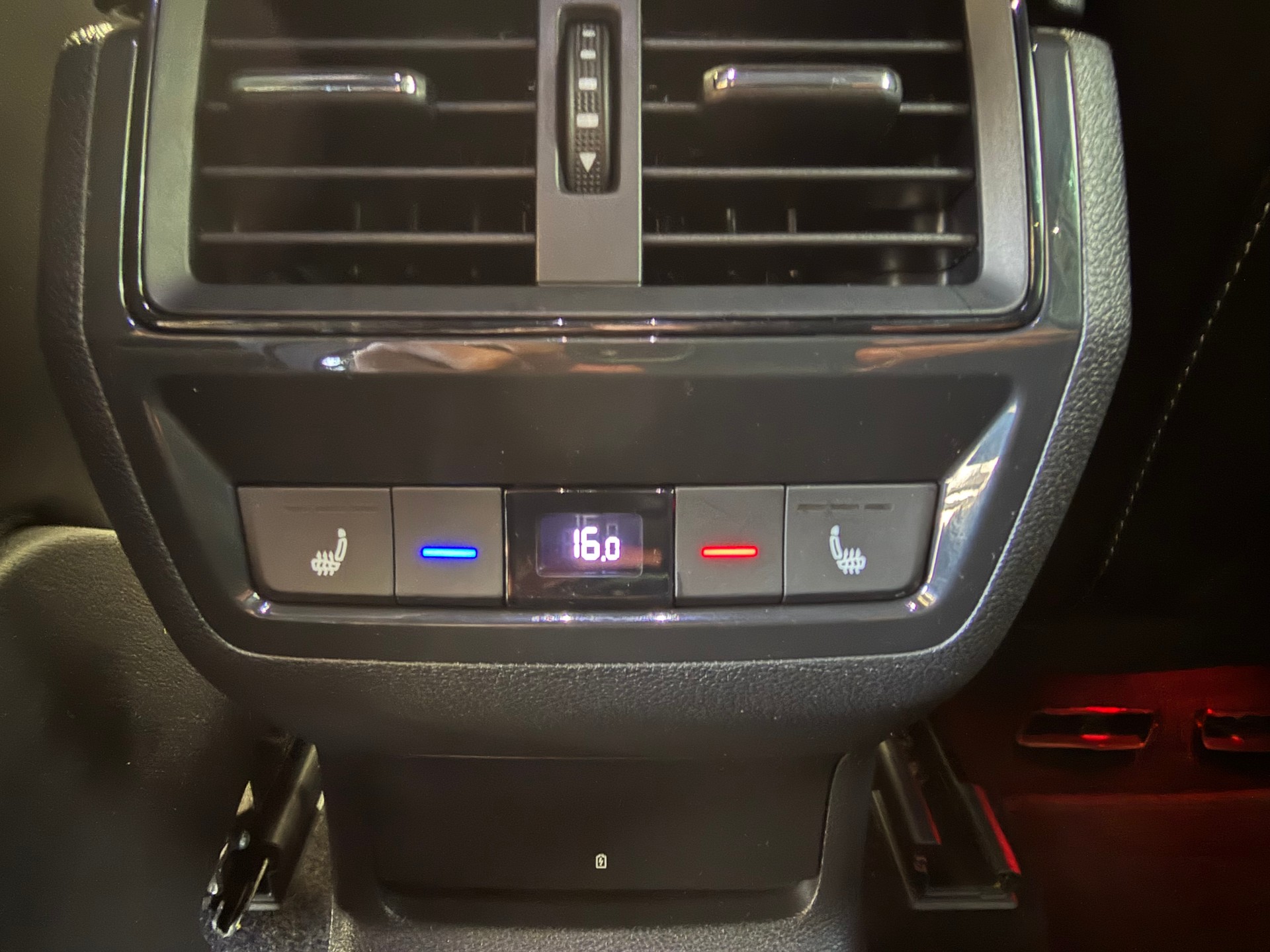 SKODA Kodiaq 2.0 TDI CR SportLine 4x4 DSG frisch ab MFK & Service-image-16