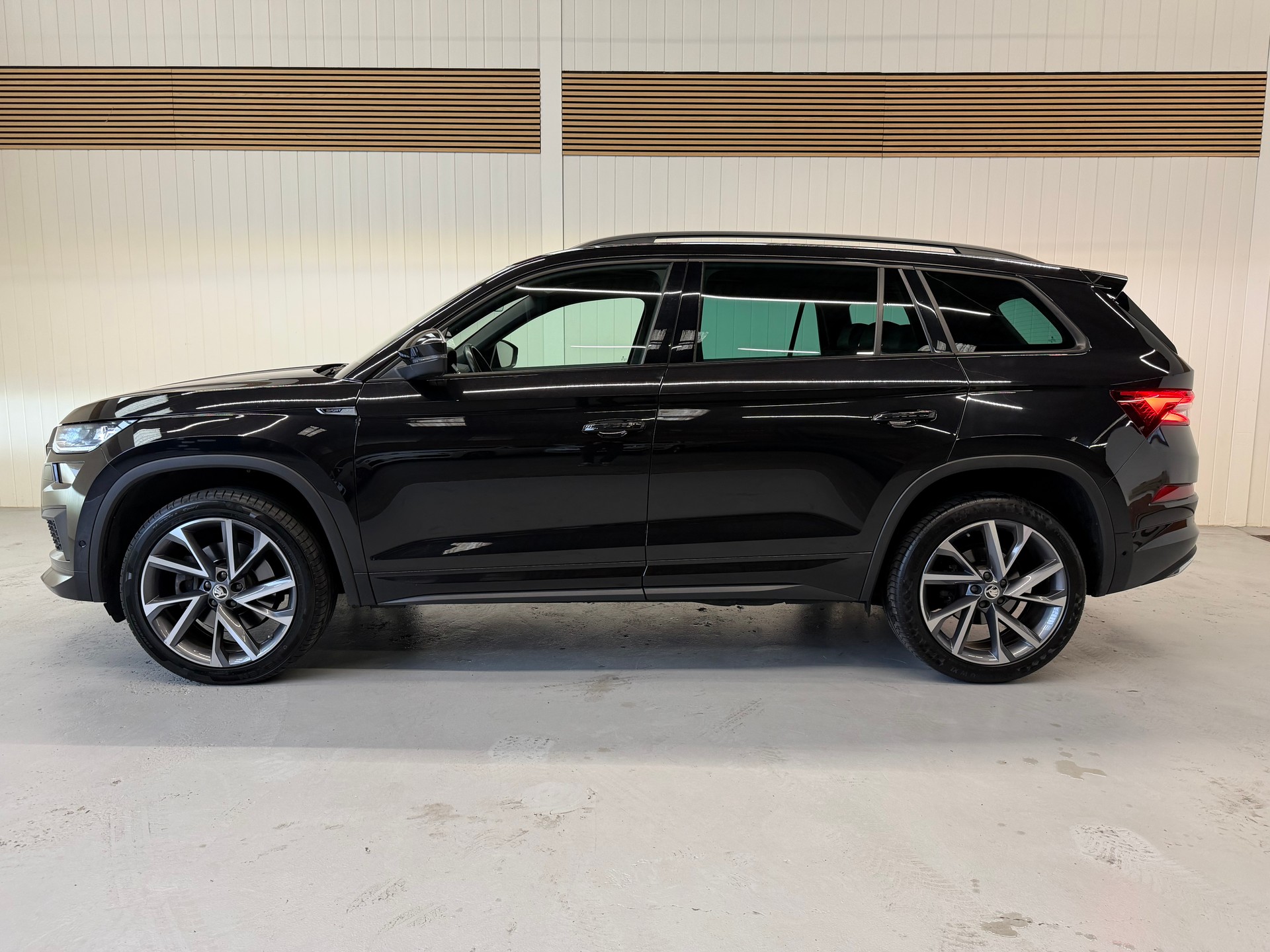SKODA Kodiaq 2.0 TDI CR SportLine 4x4 DSG frisch ab MFK & Service-image-1