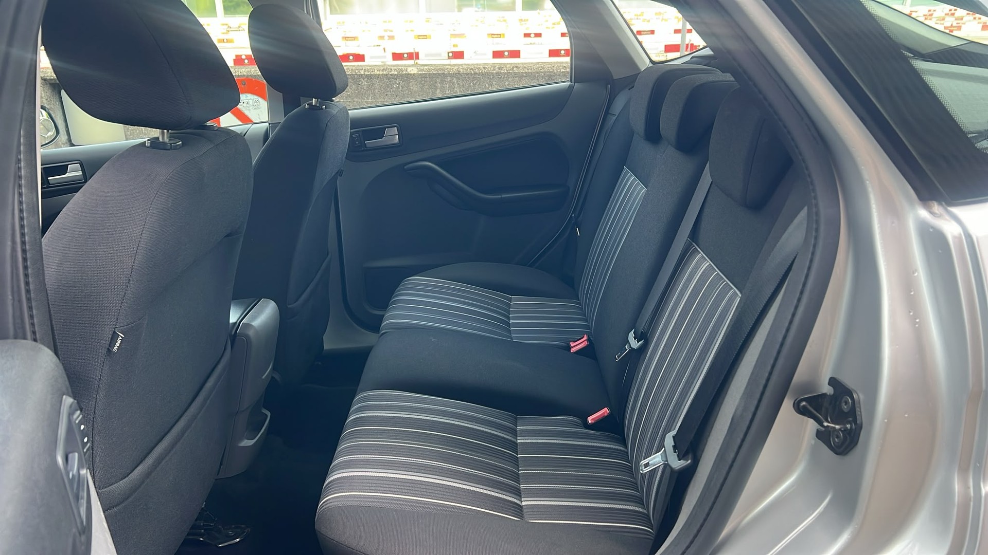FORD Focus 2.0i Carving Automatic-image-12