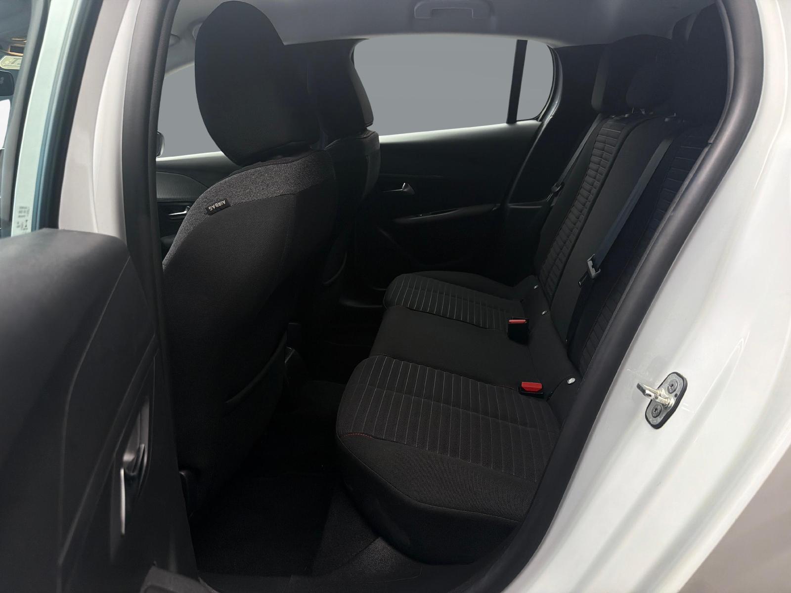 PEUGEOT 208 1.2 PureTech Active Pack-image-10