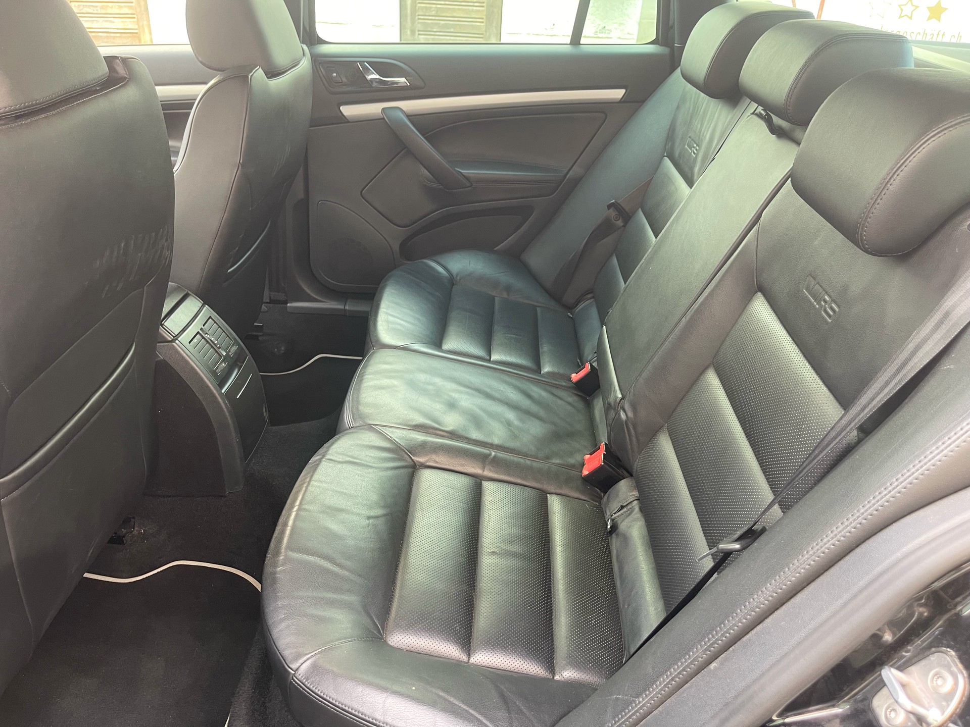 SKODA Octavia Combi 2.0 TSI RS DSG-image-9