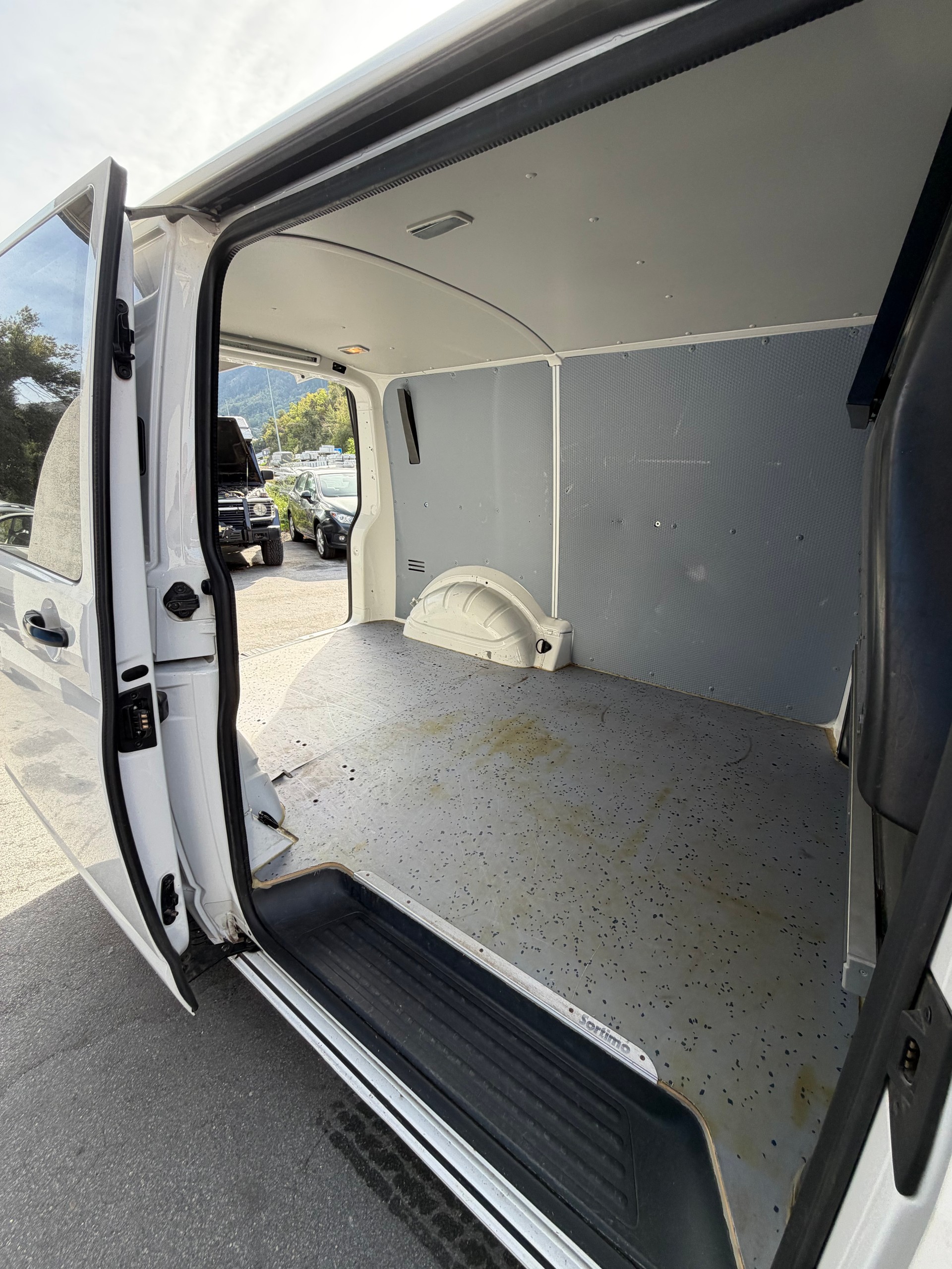 VW T6 2.0 TDI 4Motion-image-10