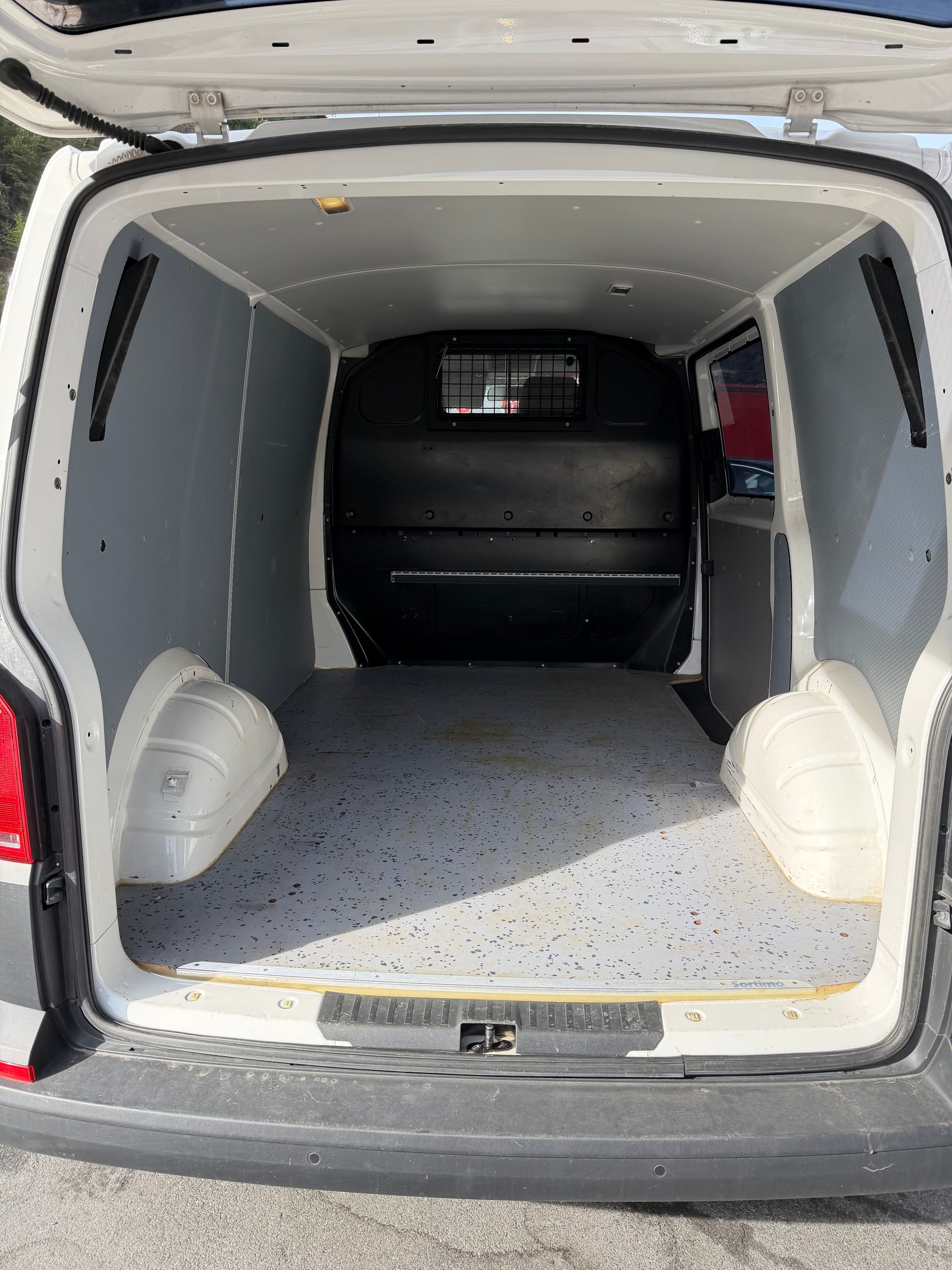 VW T6 2.0 TDI 4Motion-image-9