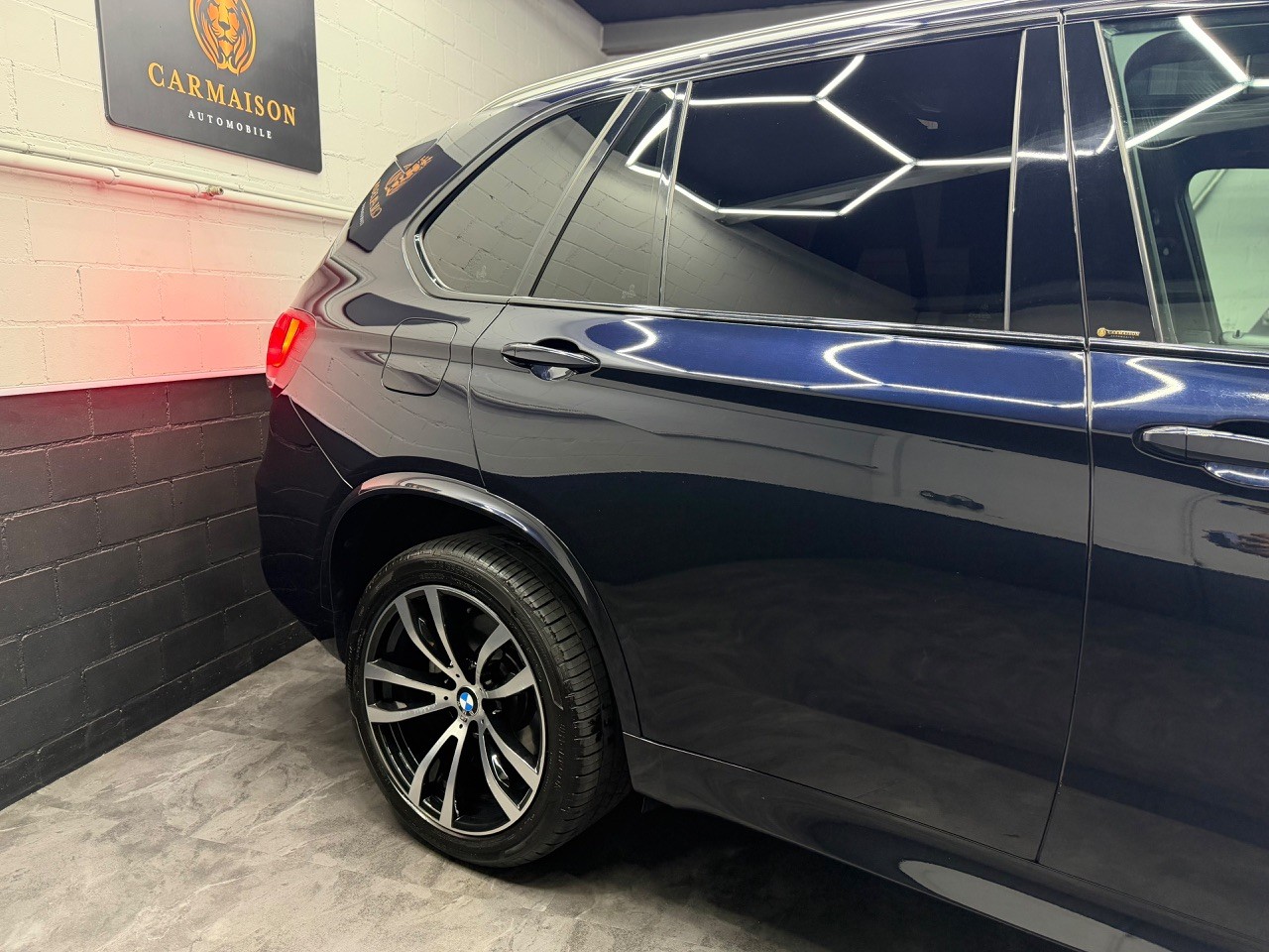 BMW X5 xDrive M50d Steptronic M-Paket | Panorama Dach | Harman/Kardon | Head-Up | 360° Kamera-image-5