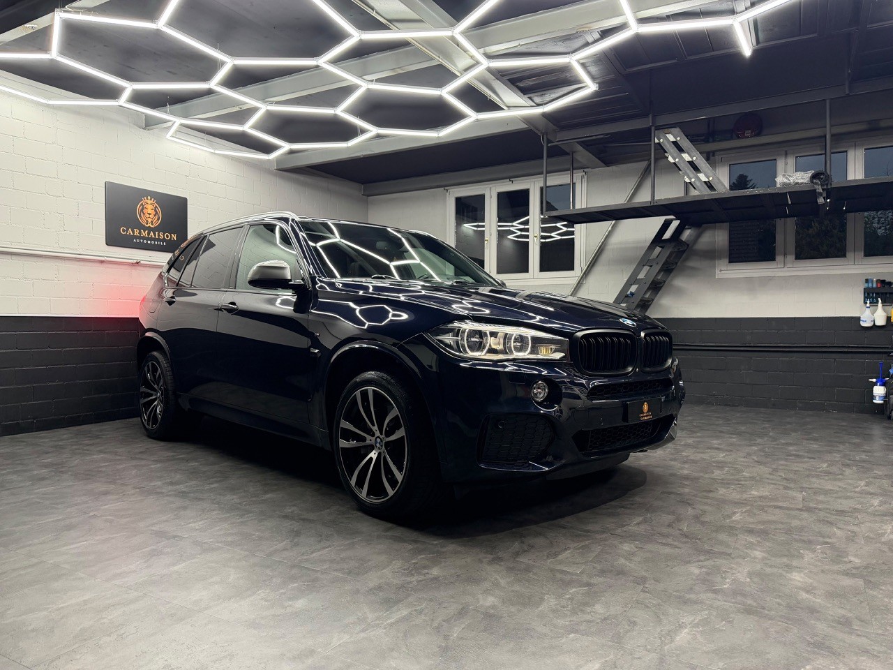 BMW X5 xDrive M50d Steptronic M-Paket | Panorama Dach | Harman/Kardon | Head-Up | 360° Kamera-image-1