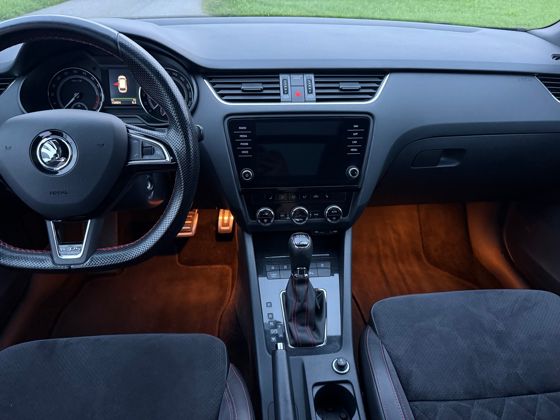 SKODA Octavia Combi 2.0 TDI RS DSG-image-12