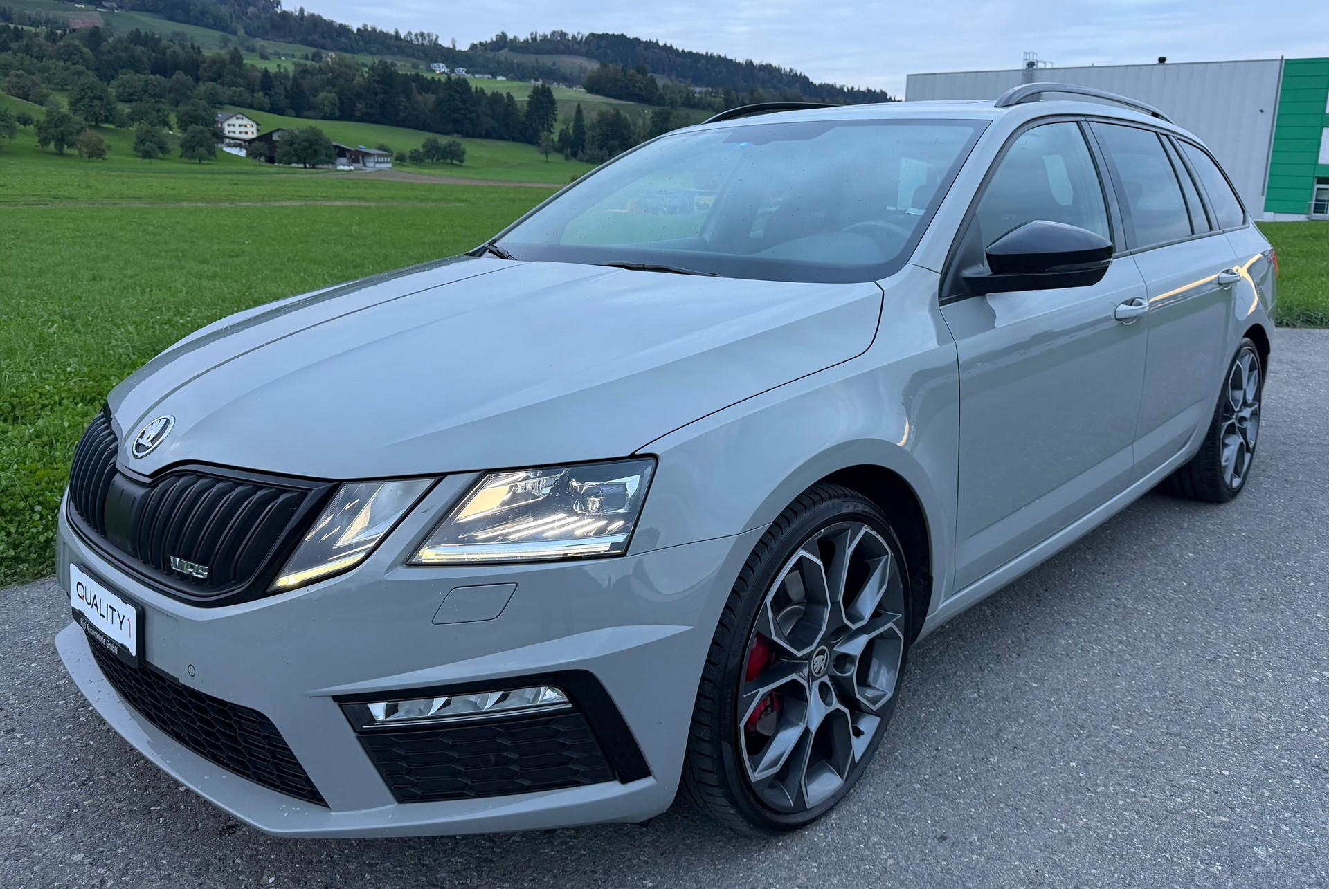 SKODA Octavia Combi 2.0 TDI RS DSG-image-1