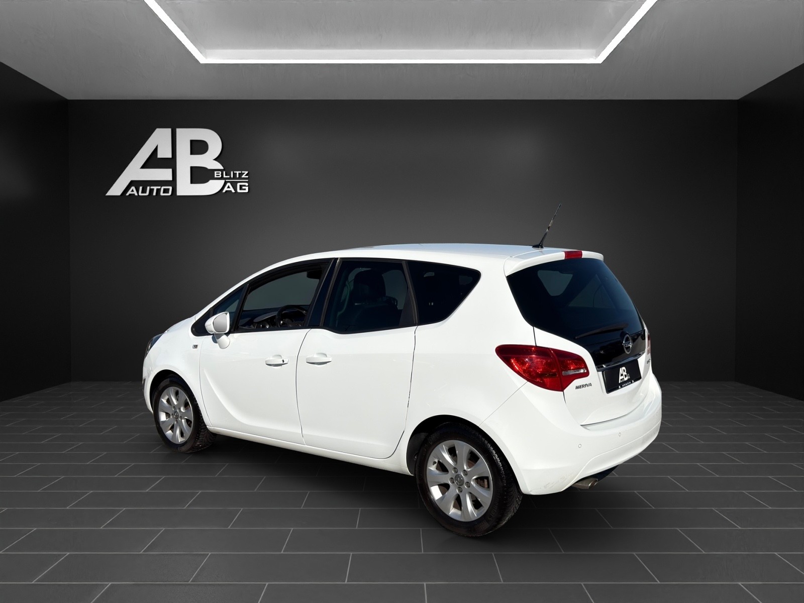 OPEL Meriva 1.4 Turbo Cosmo mit 140 PS-image-2