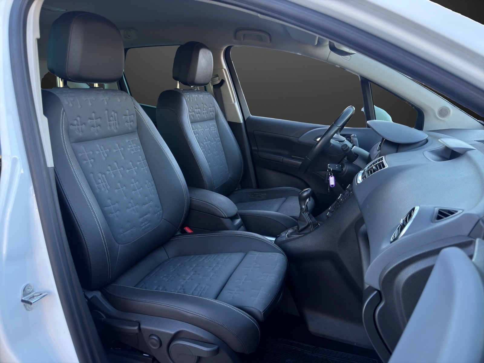 OPEL Meriva 1.4 Turbo Cosmo mit 140 PS-image-8